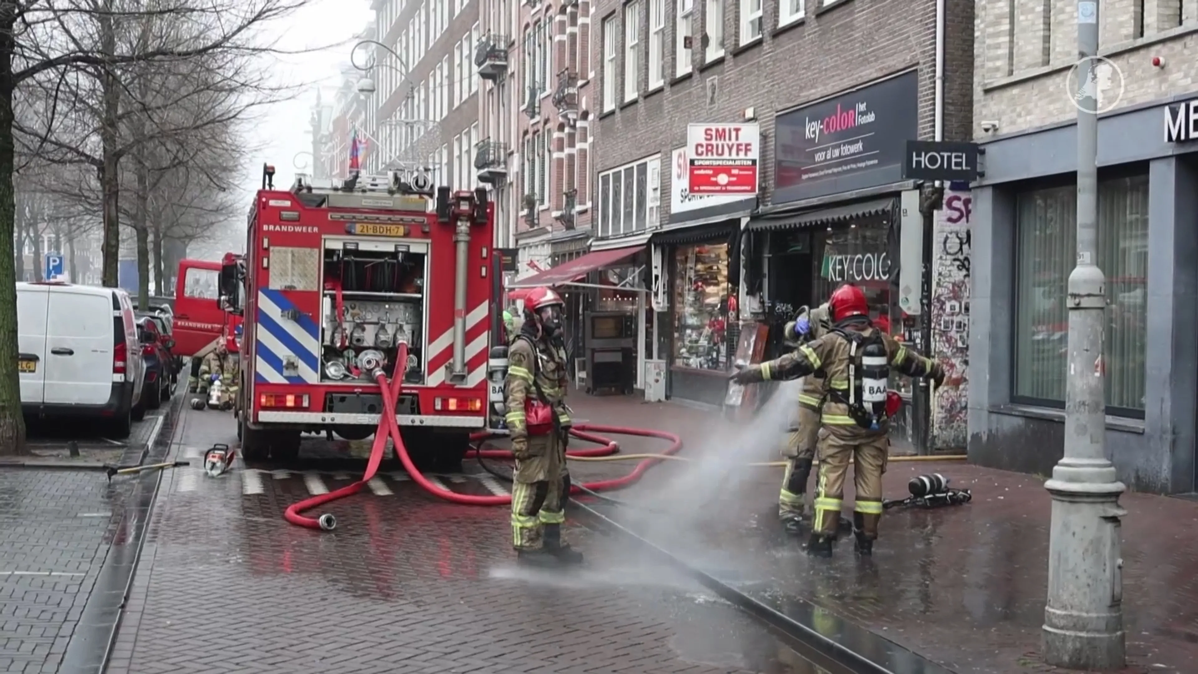 Man komt om na felle woningbrand Amsterdam