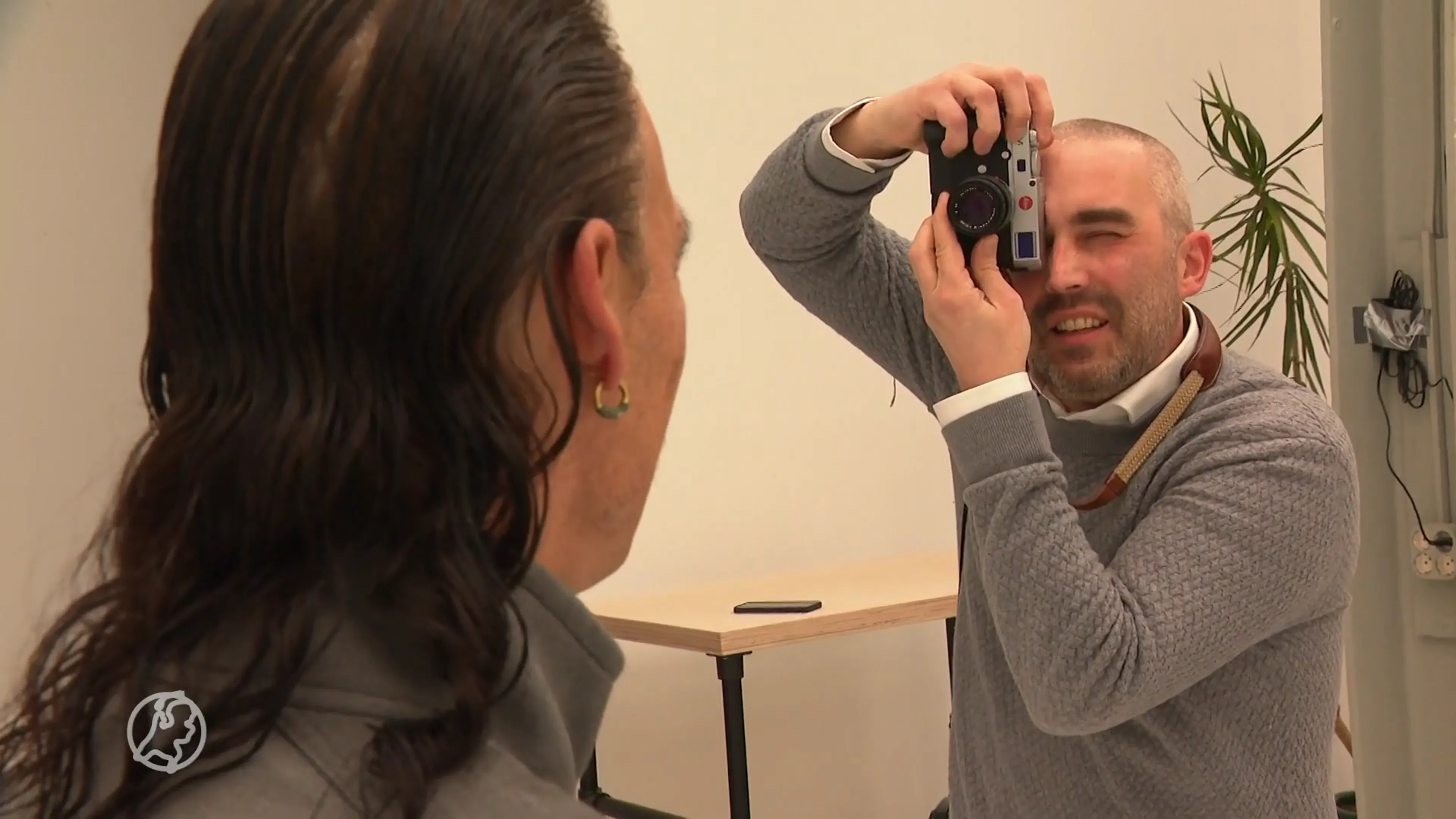 Haagse fotografen brengen ode aan traditionele Haagse mat: 'Mannen met manen als leeuwen'