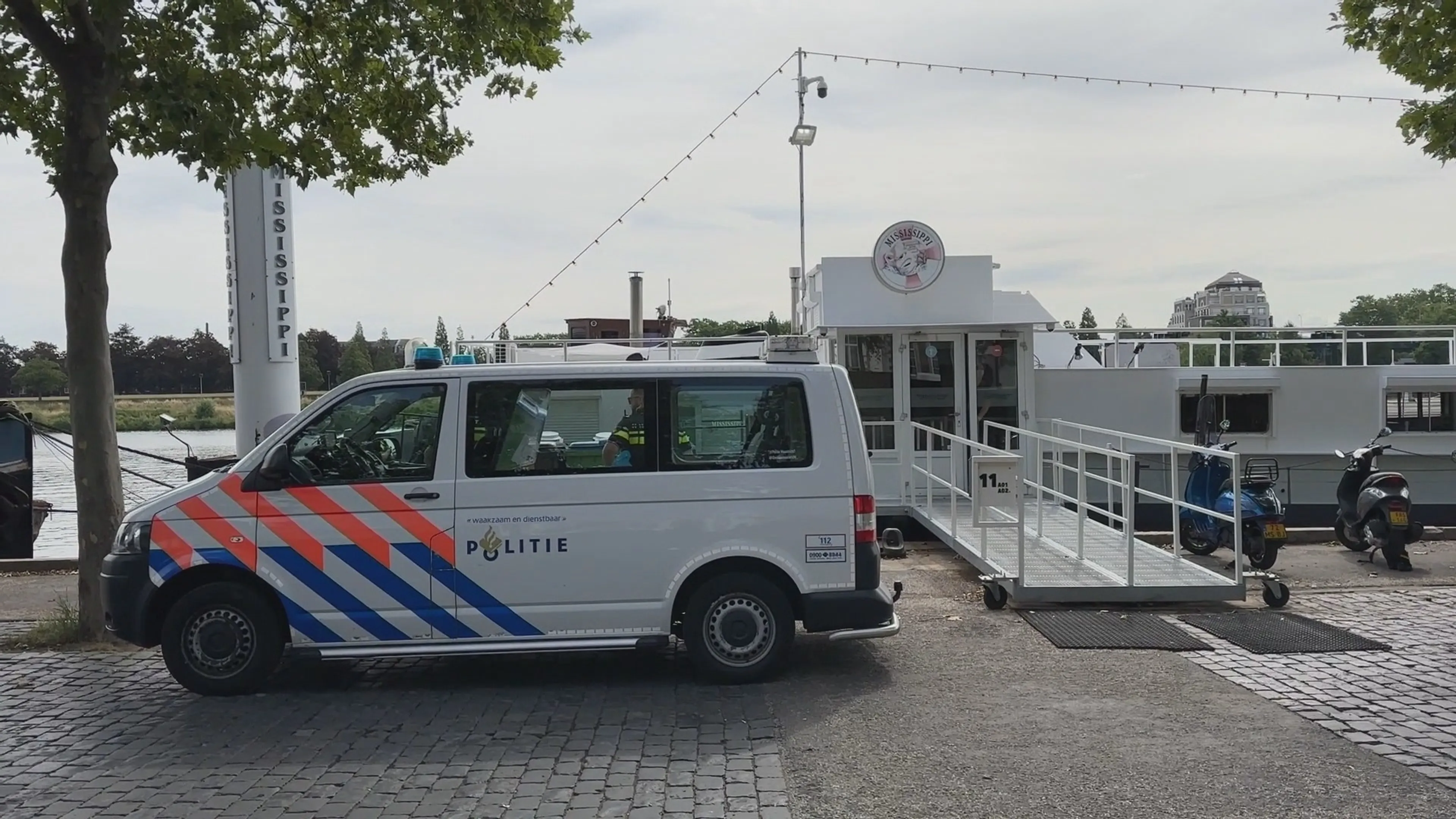 Tientallen kilo's drugs gevonden op boten in Maastricht, mogelijk voor coffeeshops