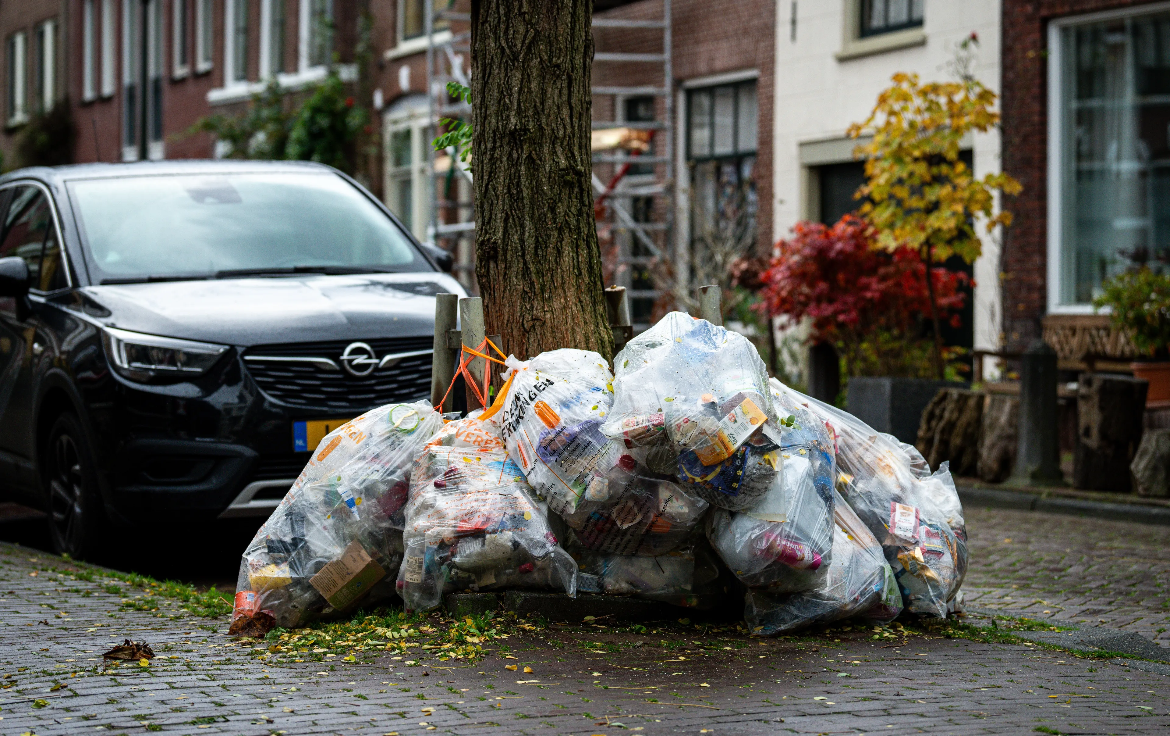 Afvalstaking treft meerdere steden: vuilnis blijft liggen