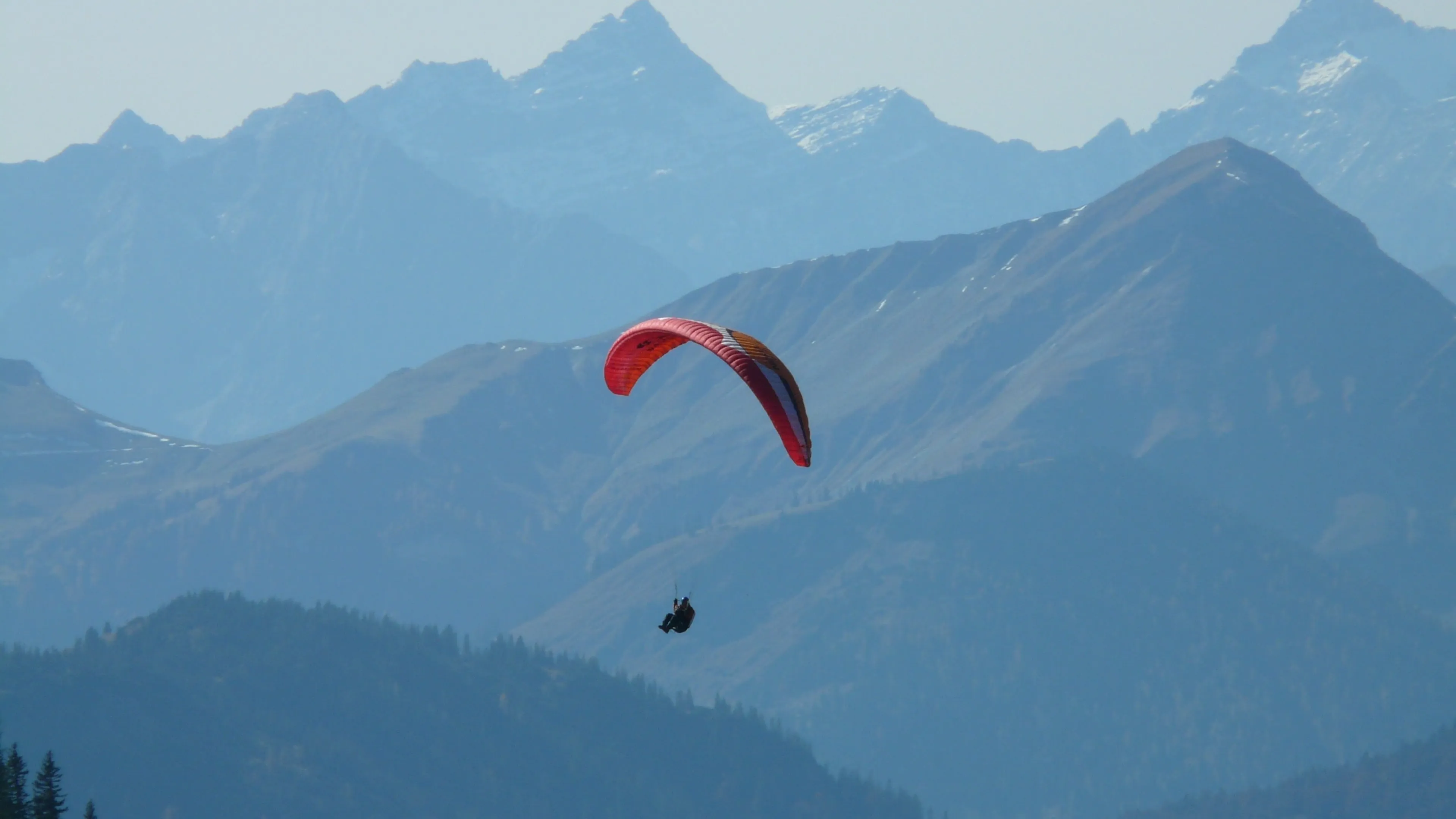 Nederlander omgekomen bij deltavliegerongeluk in de Franse Alpen