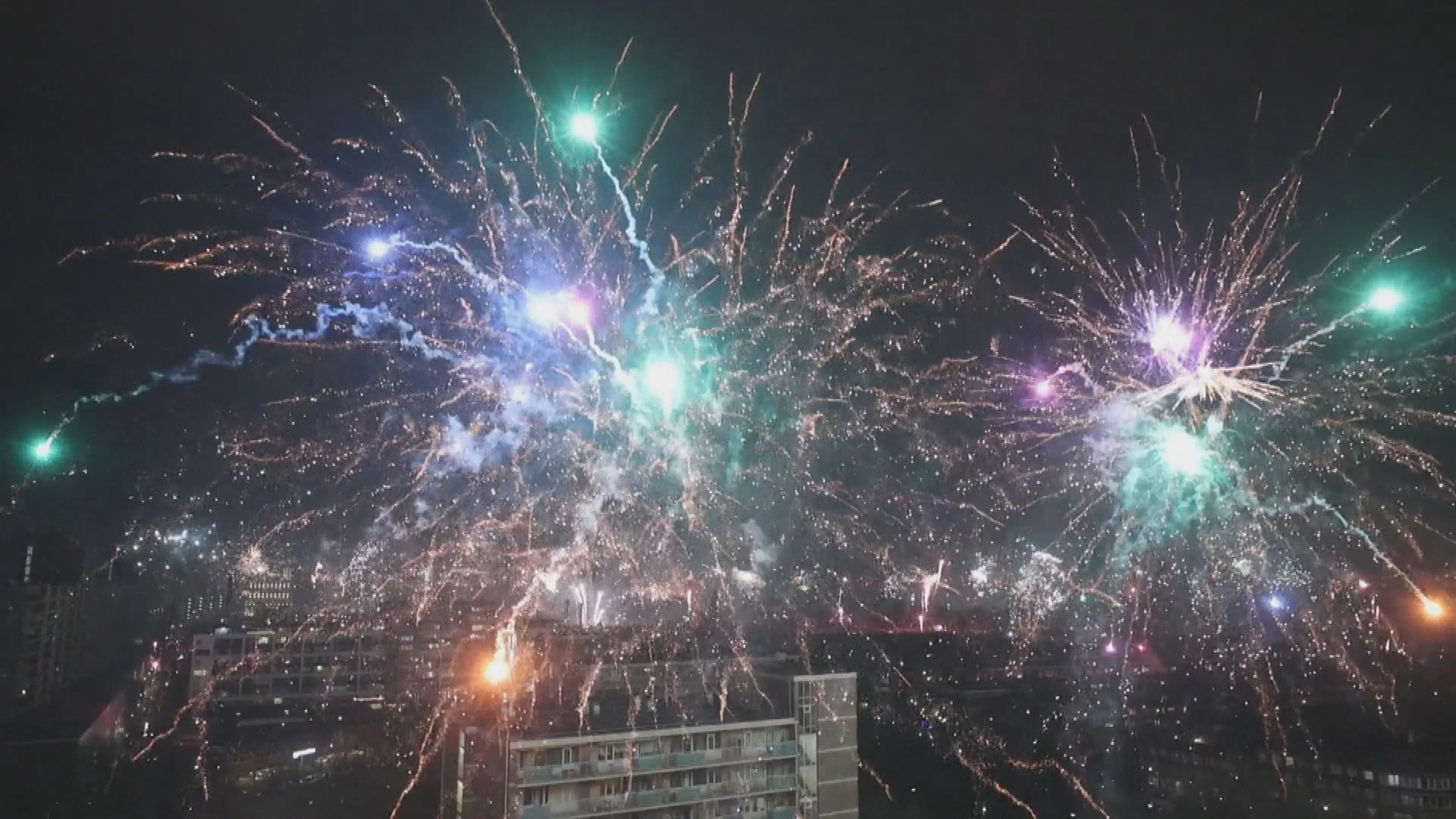 Kabinet komt met regels: zo mag je met oud en nieuw tóch vuurwerk afsteken