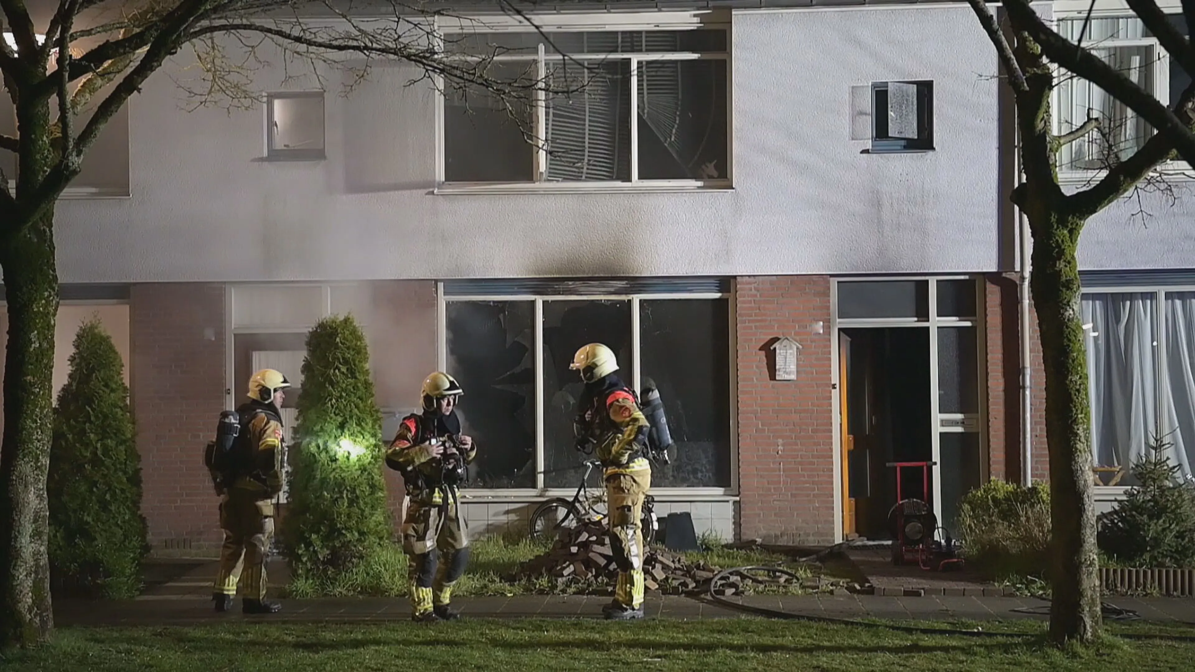 Vader redt twee kinderen uit brandend huis in Tilburg