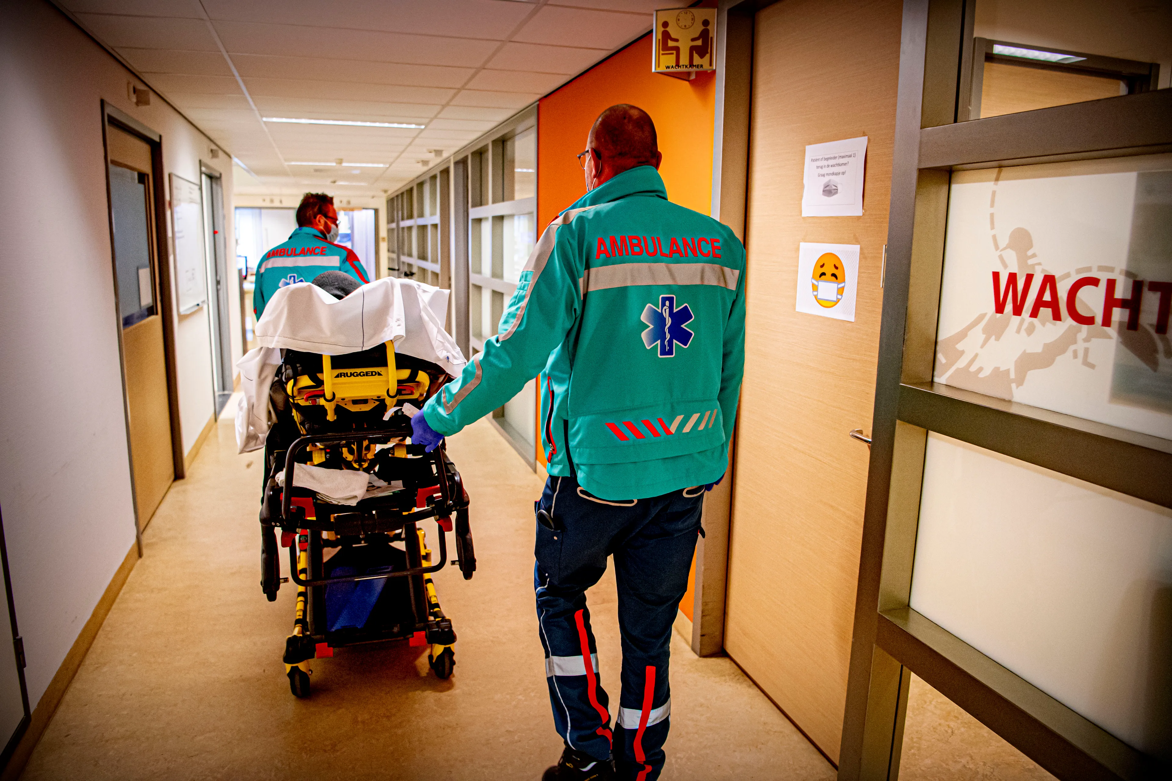 Ziekenhuizen overvol na extreem gladde ochtendspits: 'Vooral breuken en hersenschuddingen'