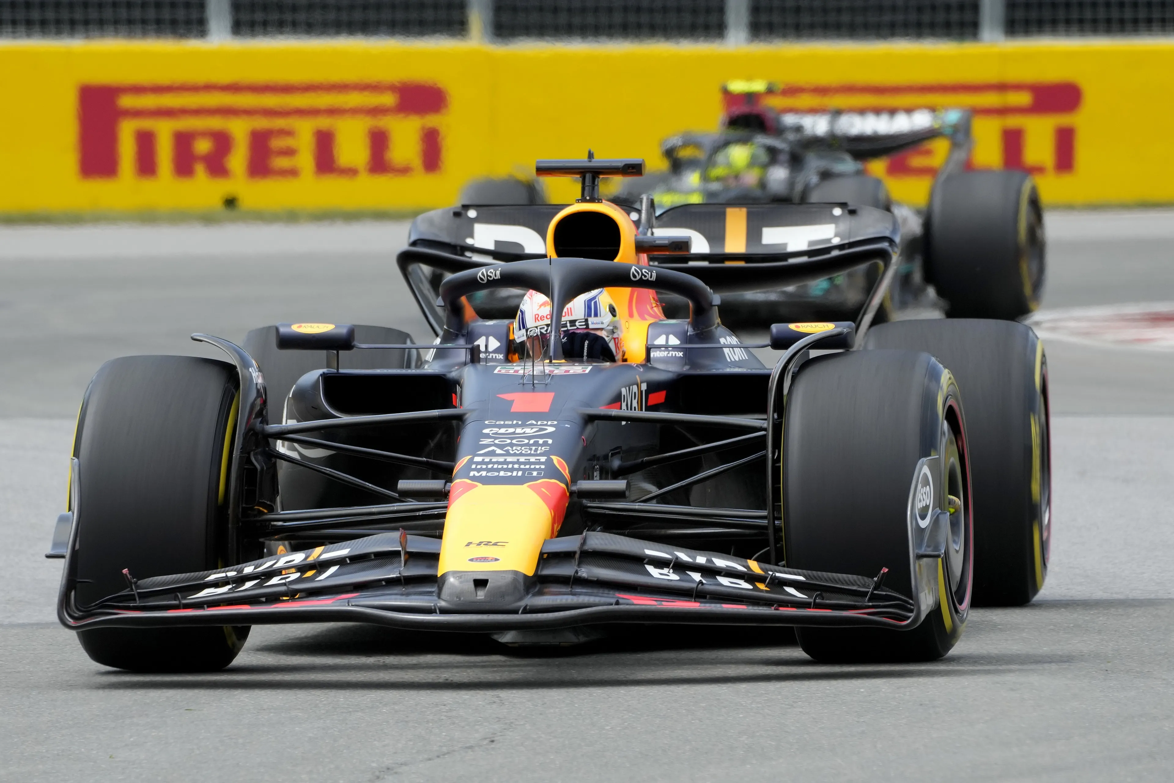Max Verstappen pakt winst in enerverende Grote Prijs van Canada