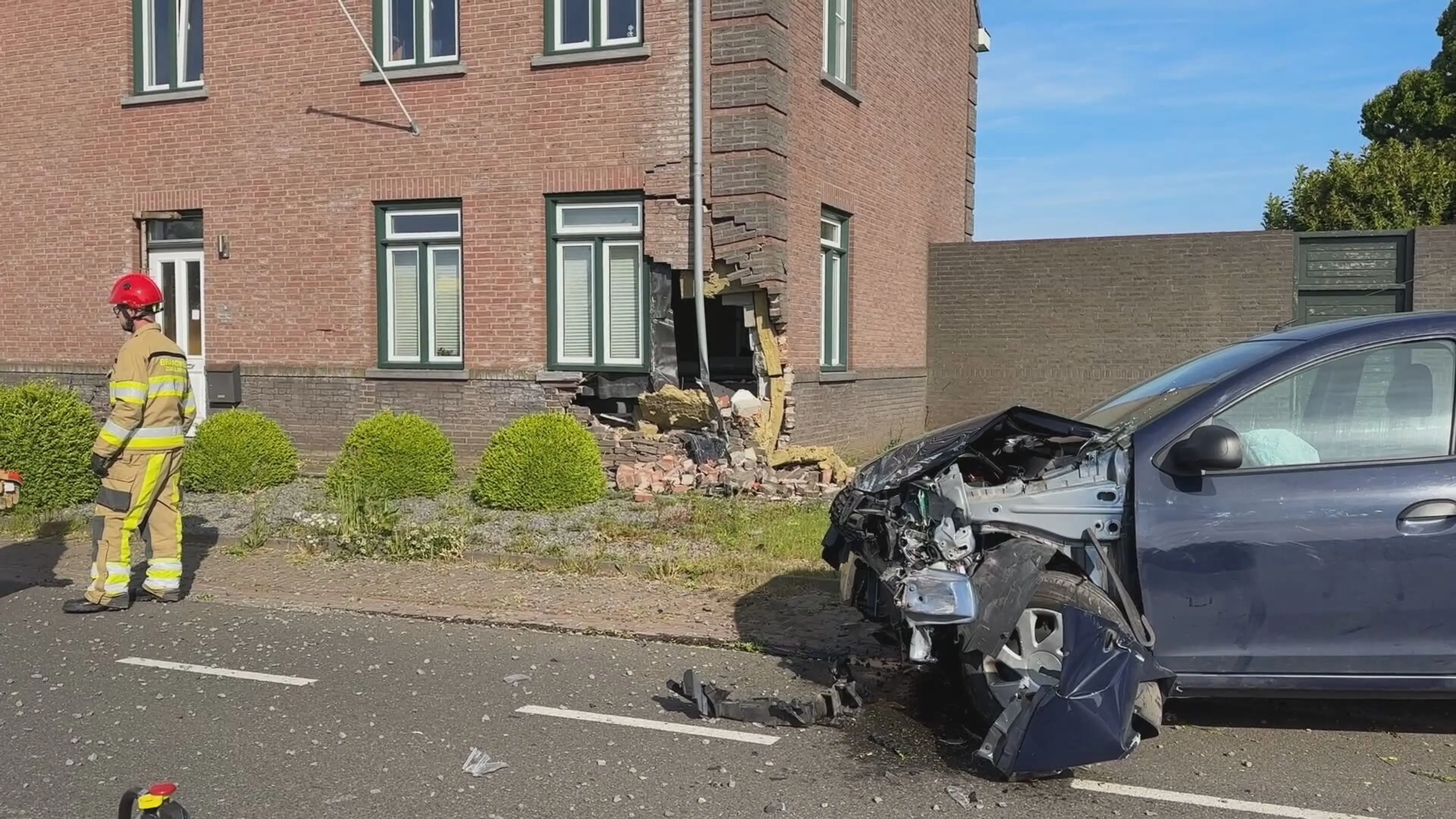 Automobilist rijdt tegen huis in Banholt: 'Dit is de tweede keer in drie weken'