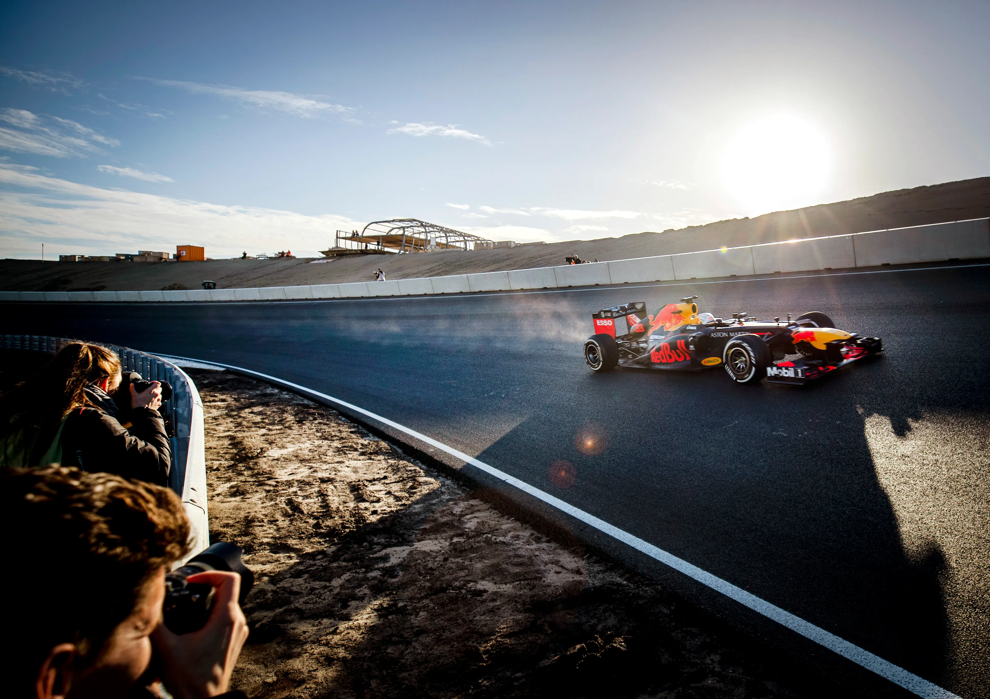 Nieuw seizoen Formule 1 start mogelijk in juli zonder publiek