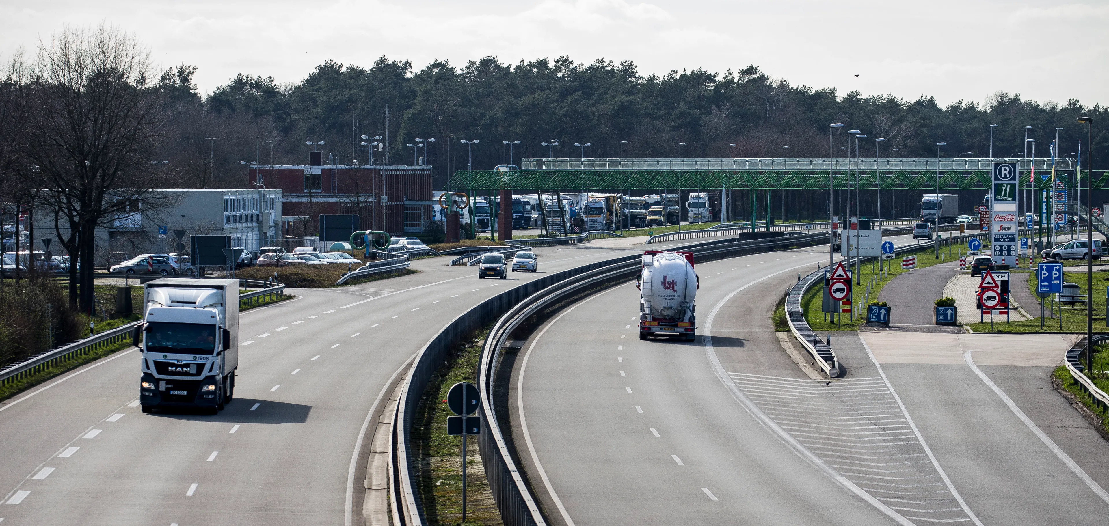 Trucker Marinus (58) wil helpen bij ongeluk, maar wordt doodgereden