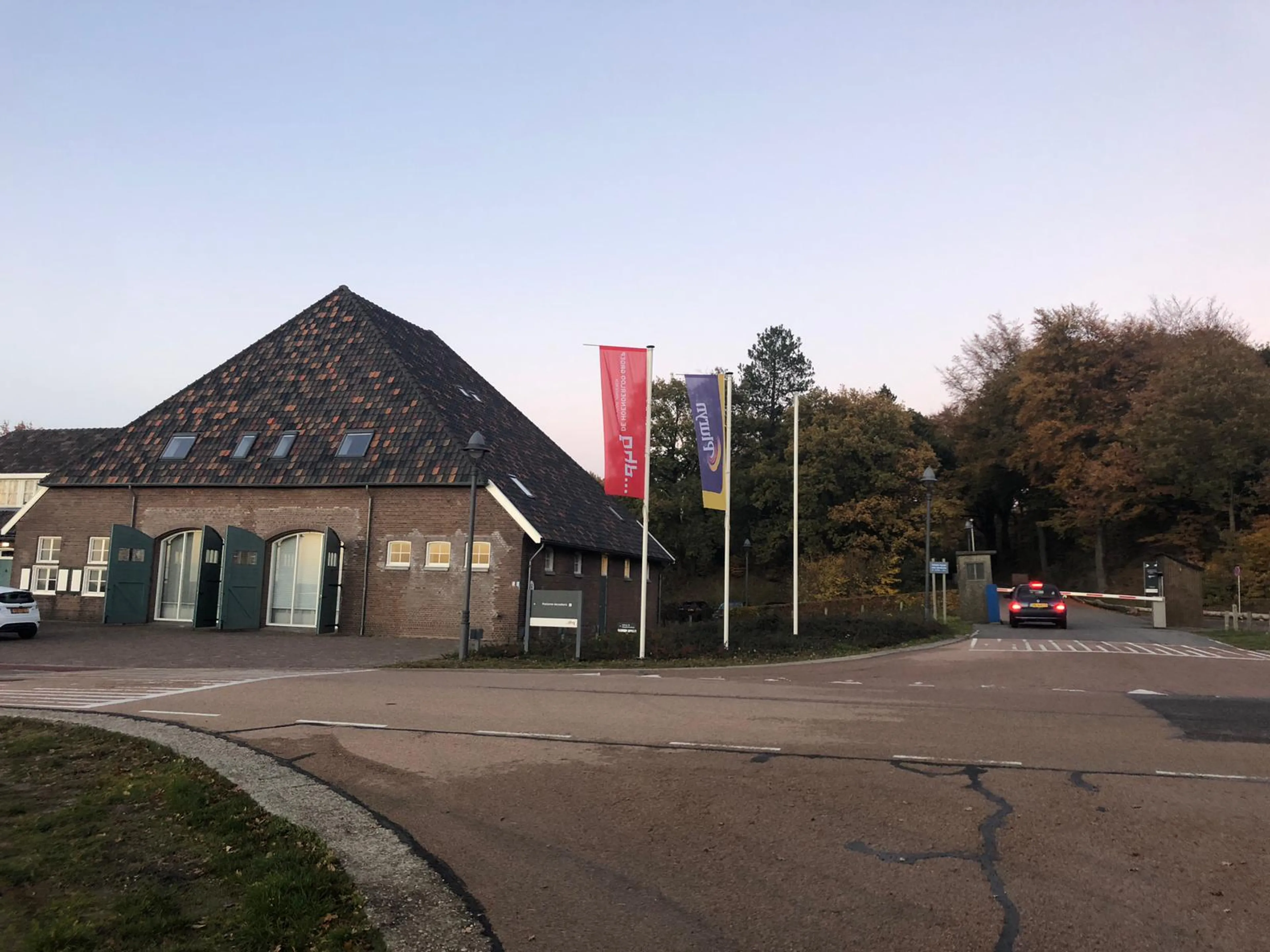 Medewerkers protesteren tegen sluiting Hoenderloo Groep, 'deze jongeren kunnen niet terug naar huis'