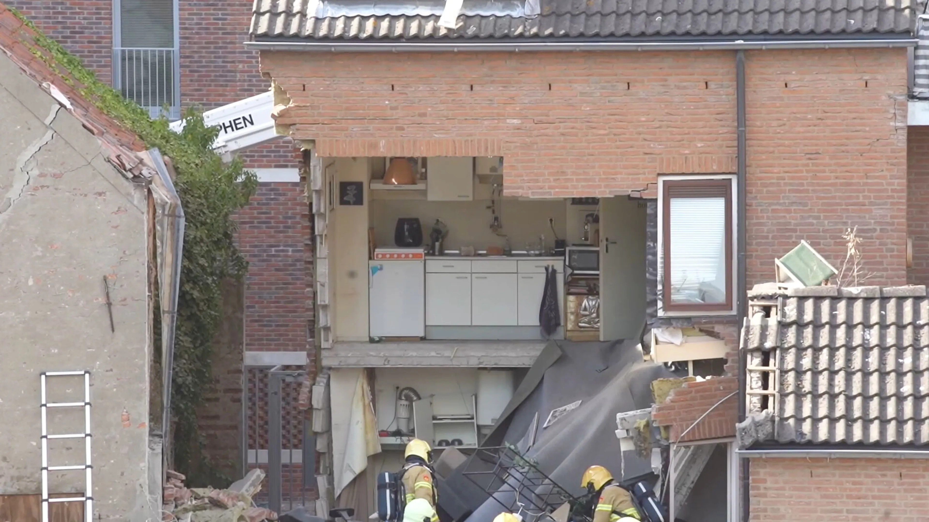 Gasexplosie richt ravage aan bij appartementencomplex Zutphen: drie gewonden