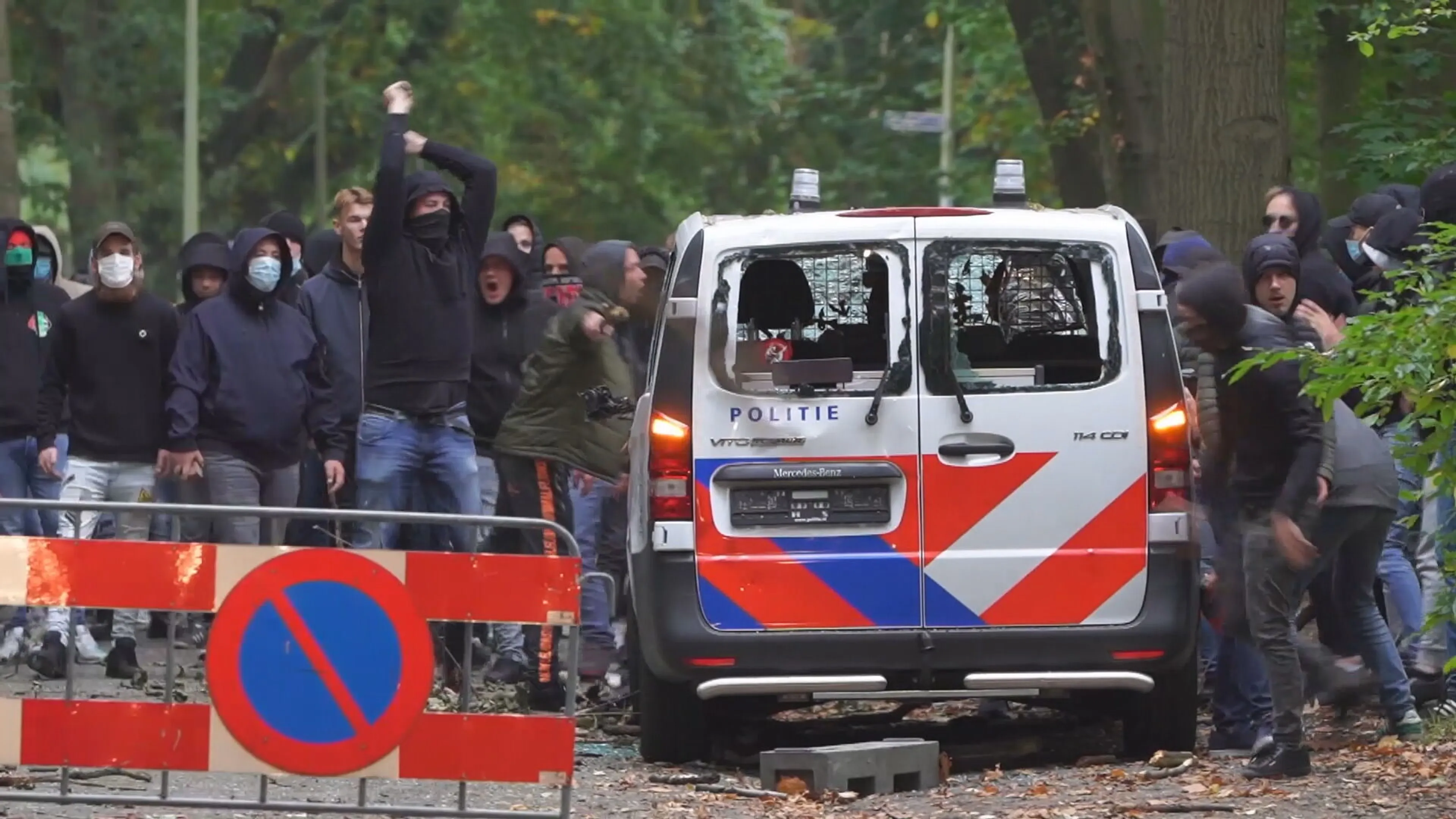 NEC krijgt boete voor supportersgeweld tijdens derby tegen Vitesse
