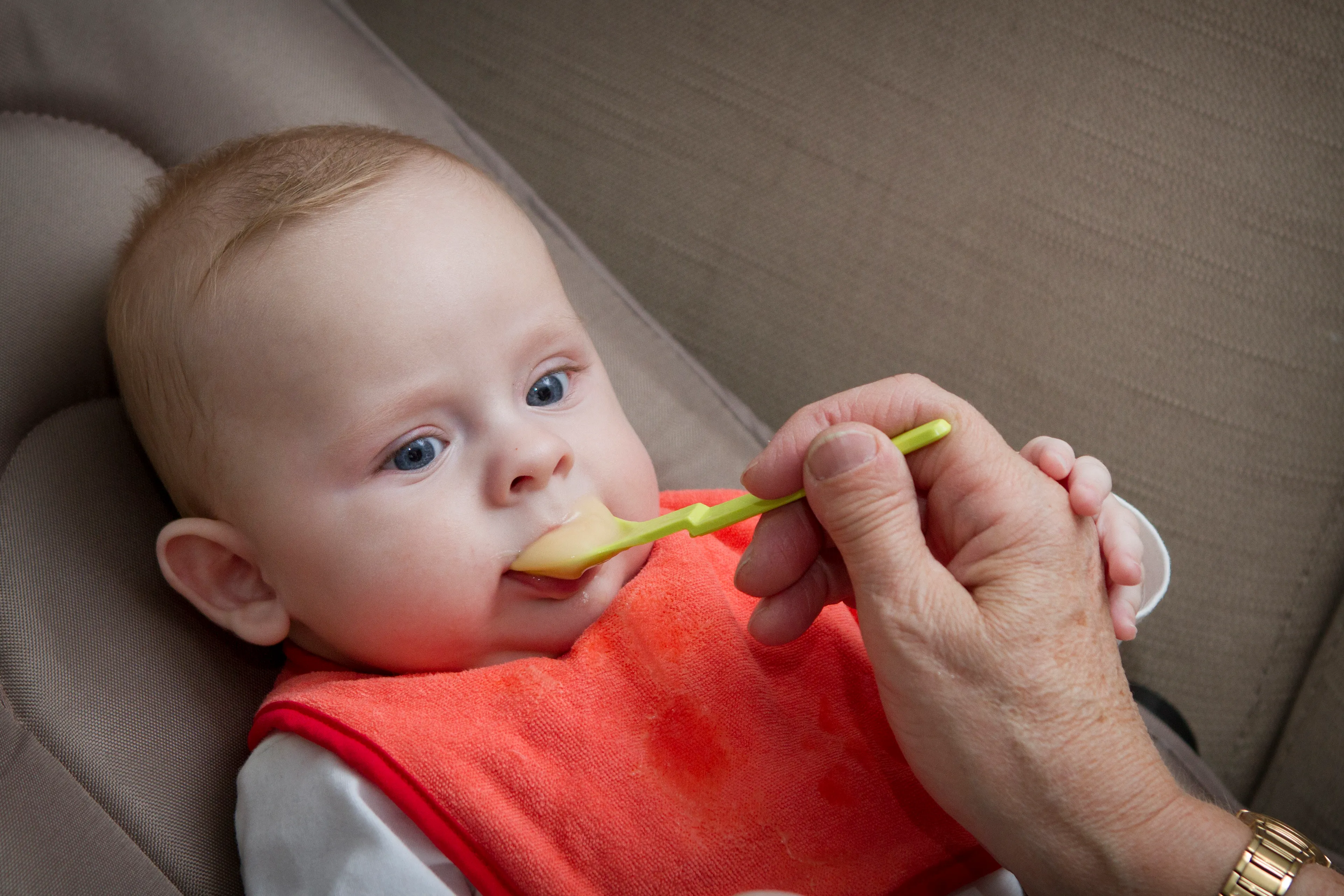 Let op: mogelijk plastic schilfers in biologisch fruithapje van Bonbébé