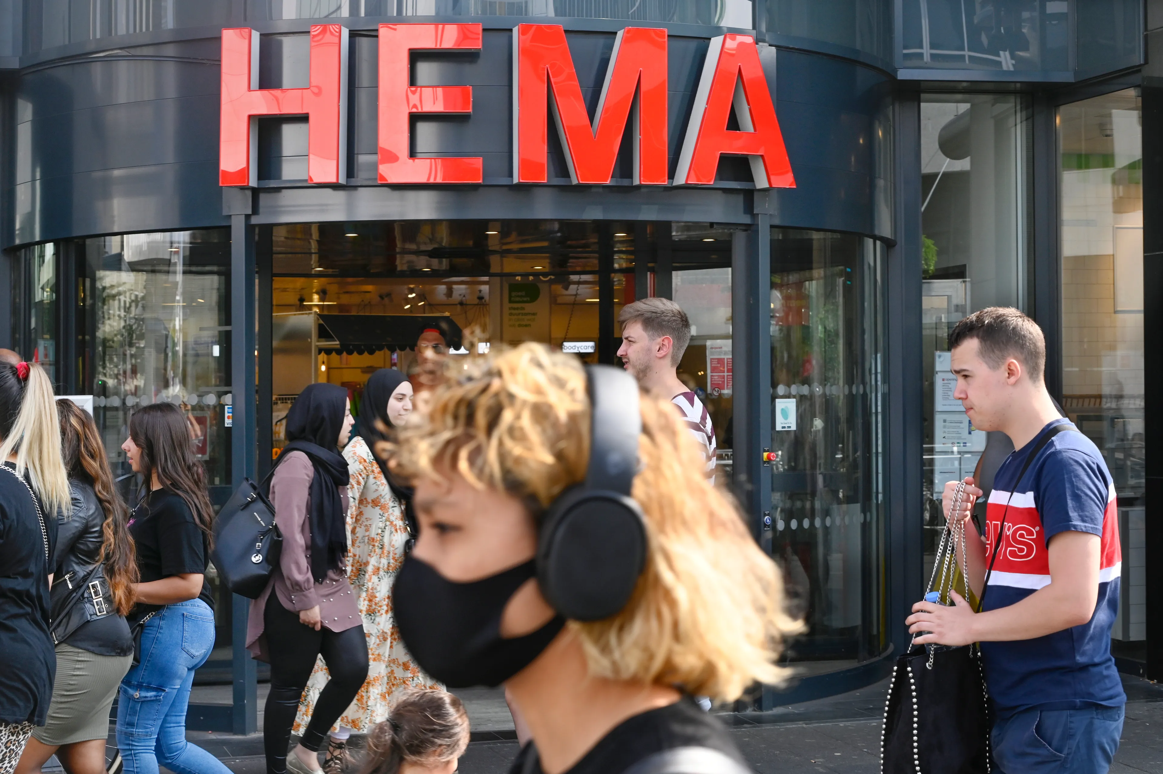HEMA weigert klanten zonder mondkapje niet