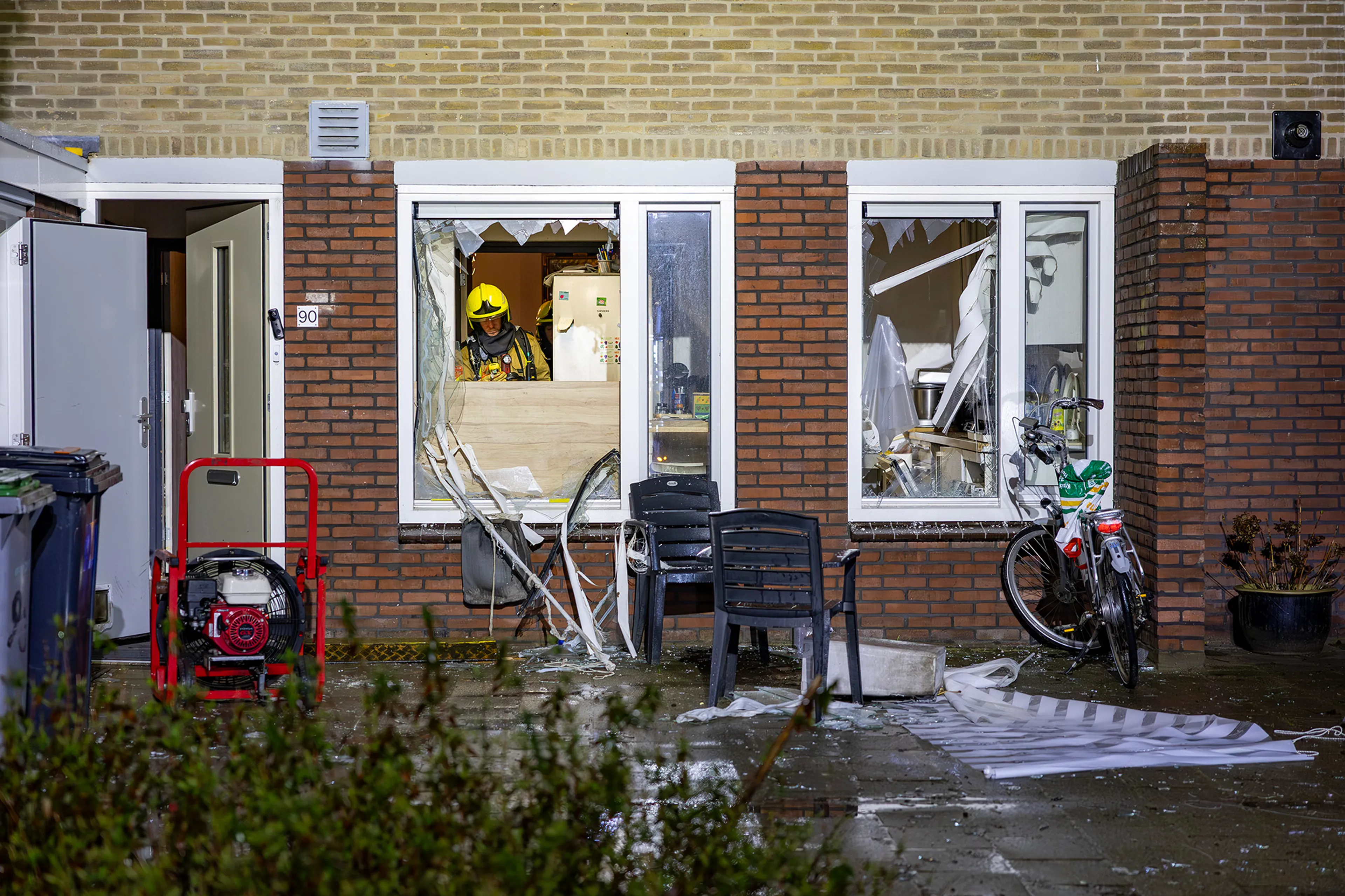 Explosie in woning Hoofddorp: drie gewonden na brand