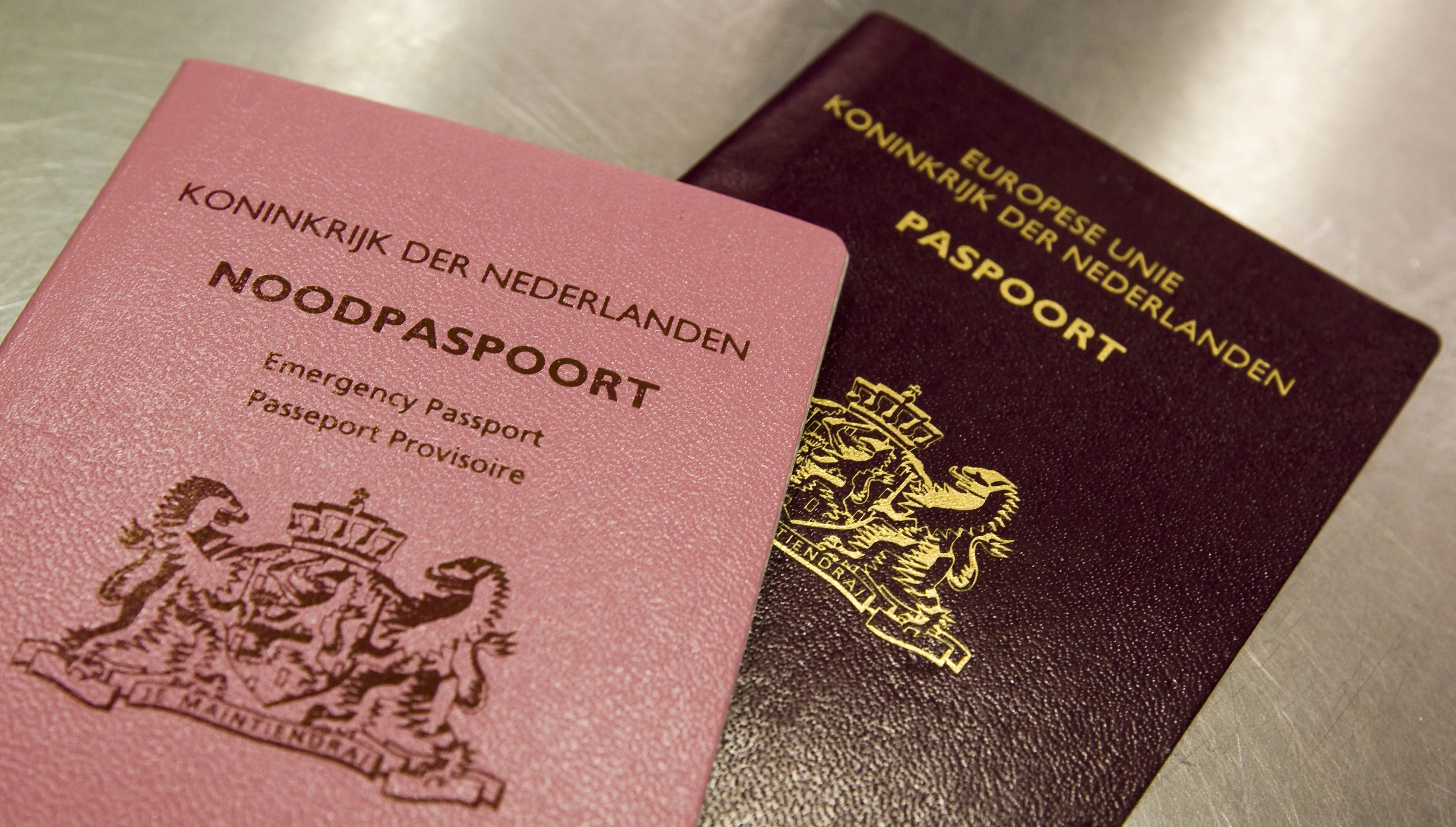 Check je paspoort voordat je op vakantie gaat: noodpaspoorten vliegen de deur uit