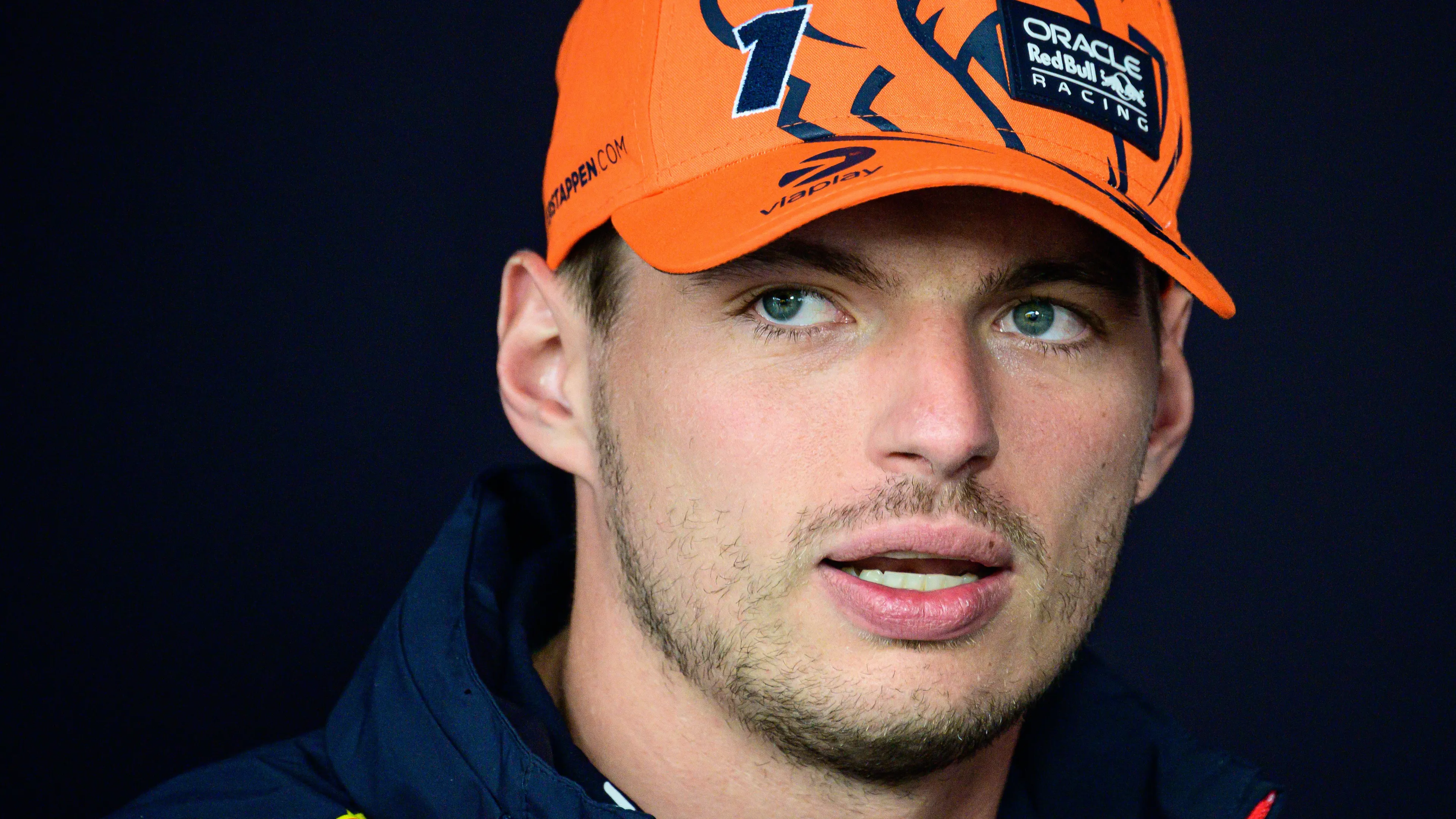 Verstappen moet in achtervolging na gridstraf van vijf plaatsen