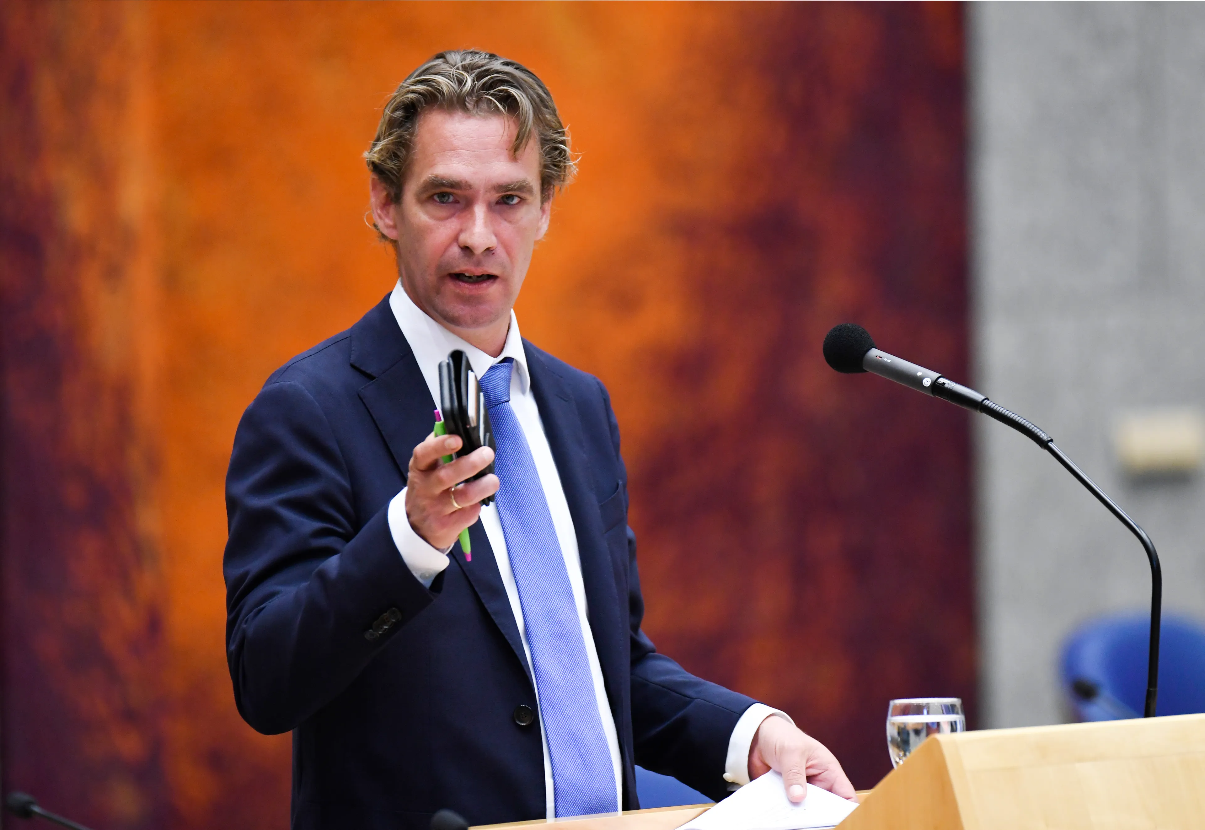 Kabinet wil mensen met grote schulden sneller helpen
