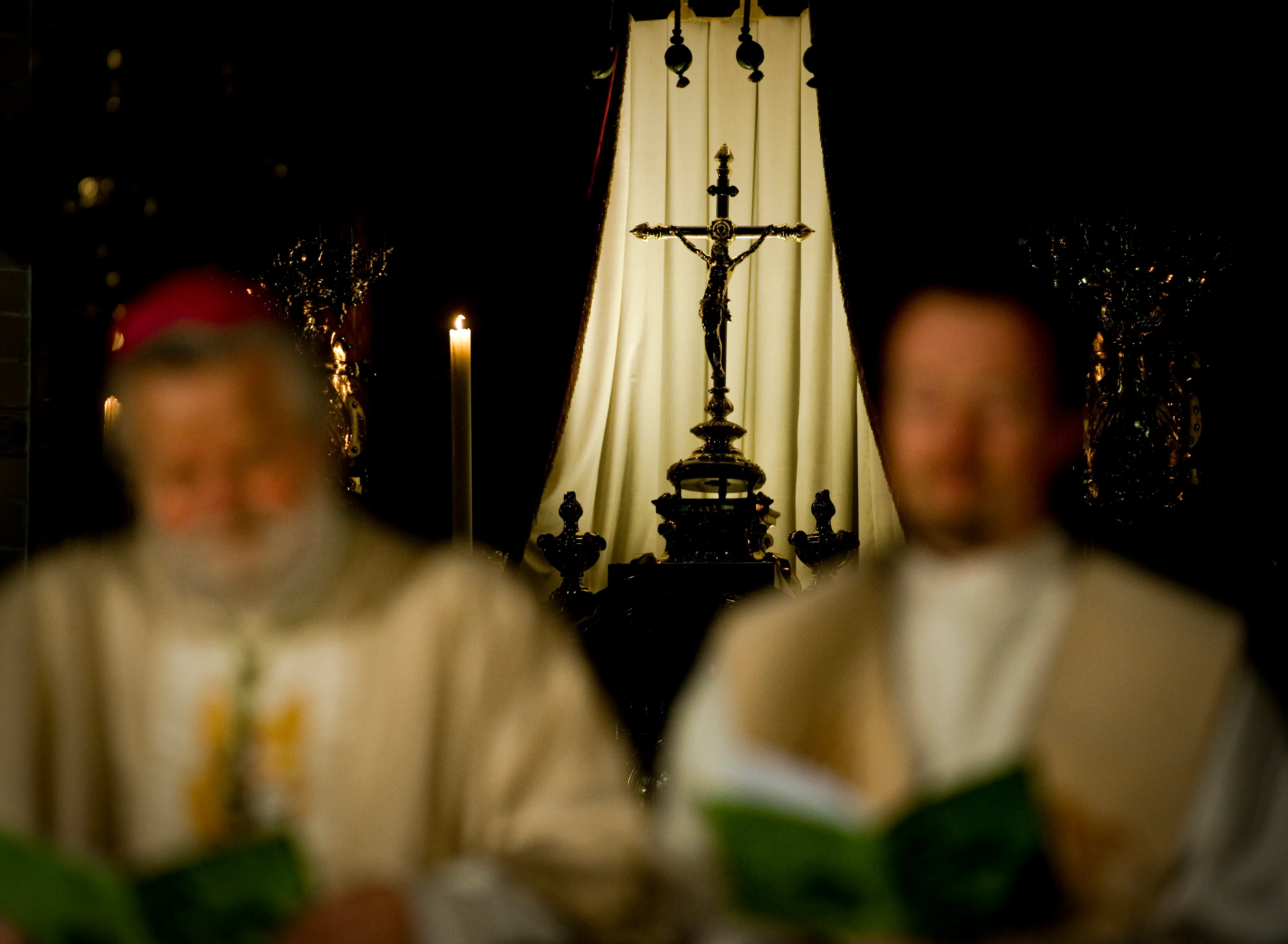 Grote opkomst bij speciale mis voor Oekraïne in Amsterdamse kerk