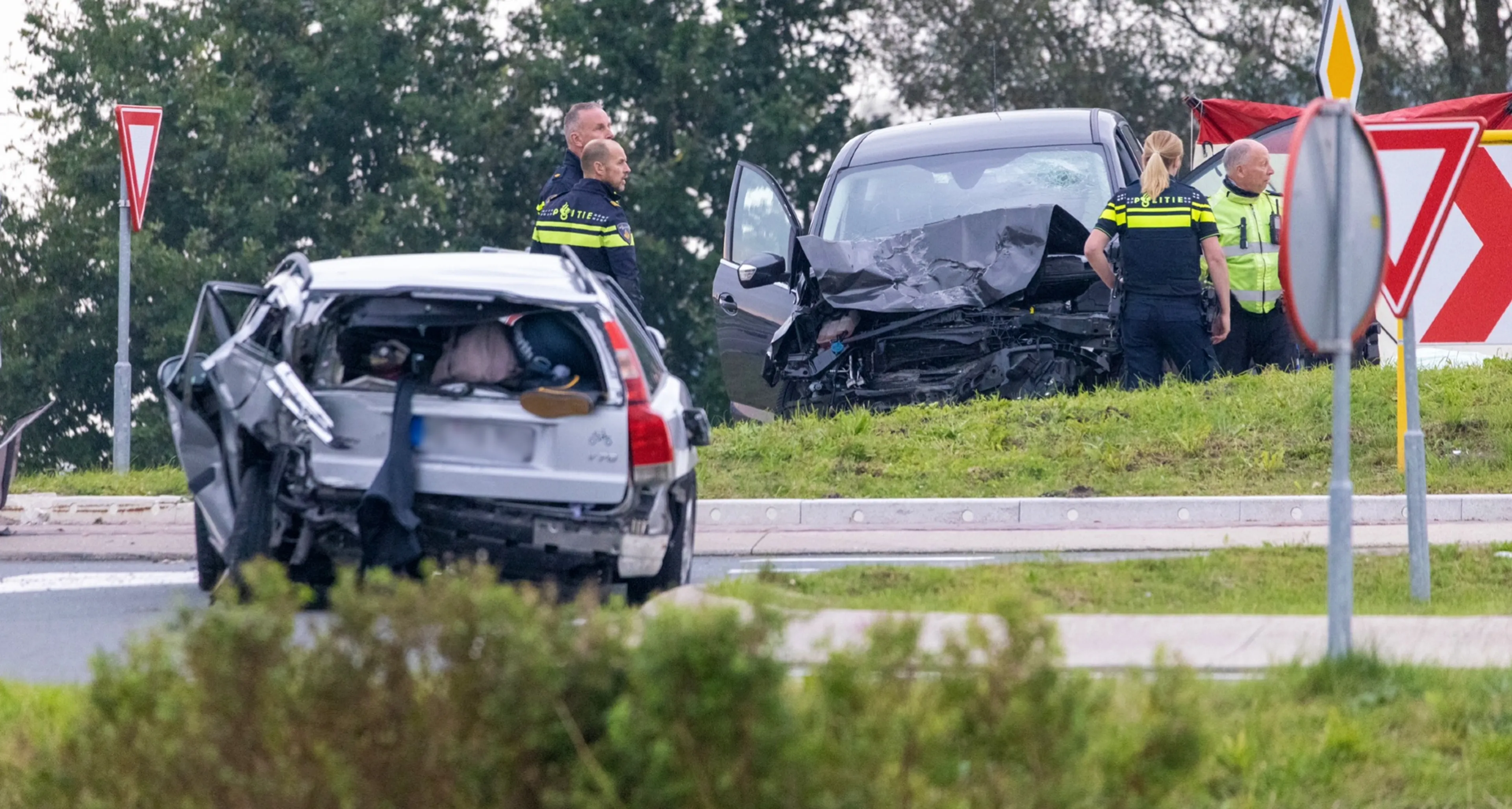 Dode en drie gewonden bij ernstig ongeval in Sneek
