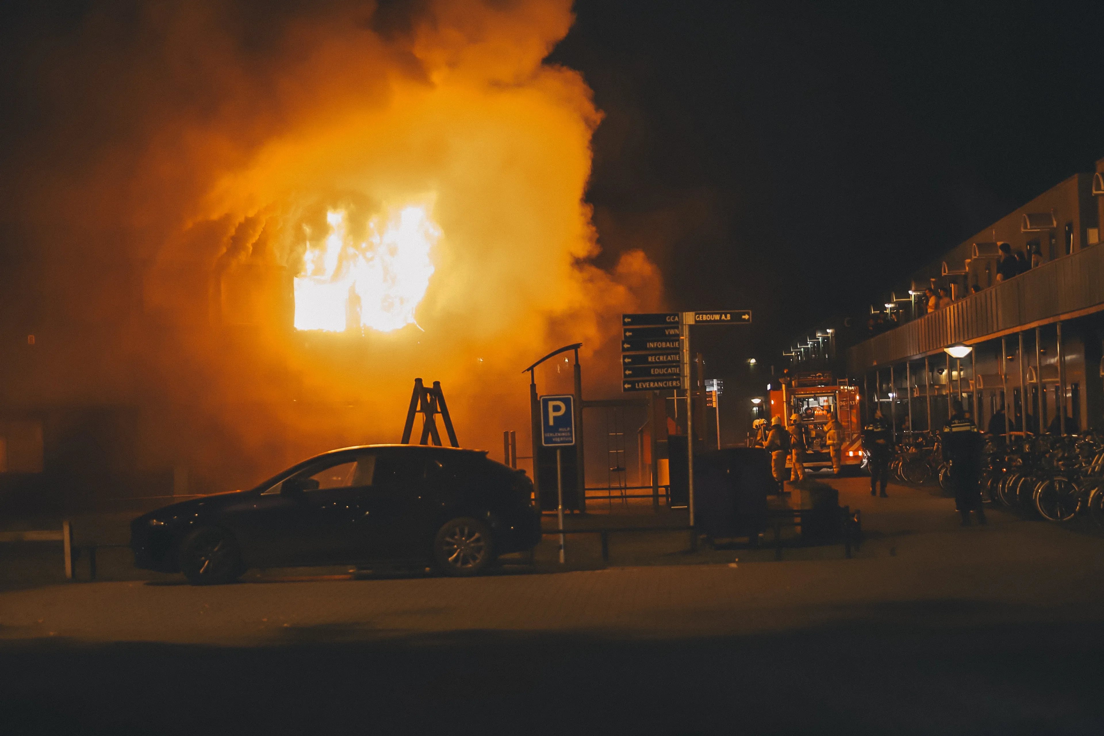 Twee personen aangehouden na brand in asielzoekerscentrum in Harderwijk