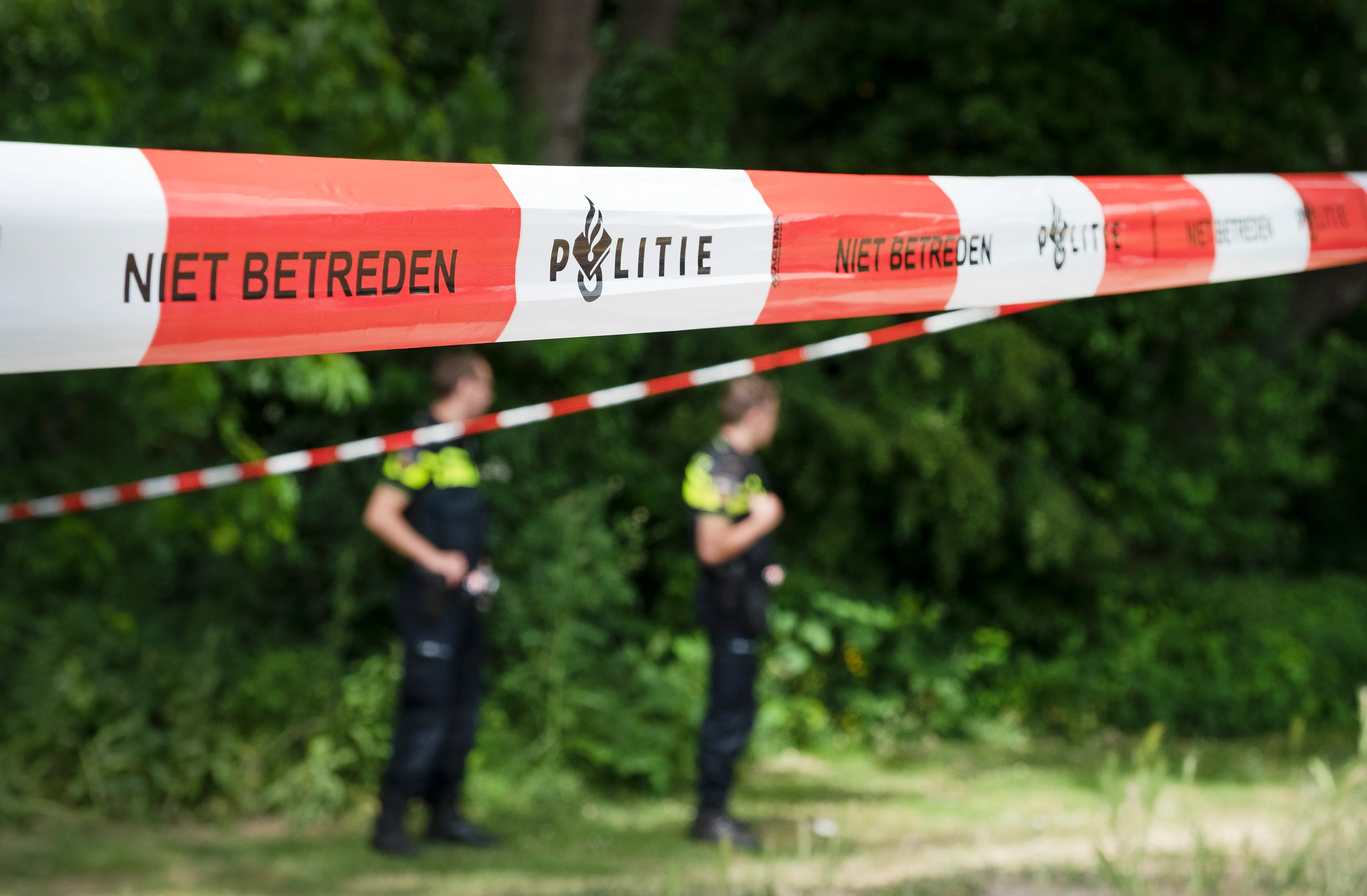 Onschuldige huisgenoot in badjas ontvoerd door wraaklustige bouwvakkers