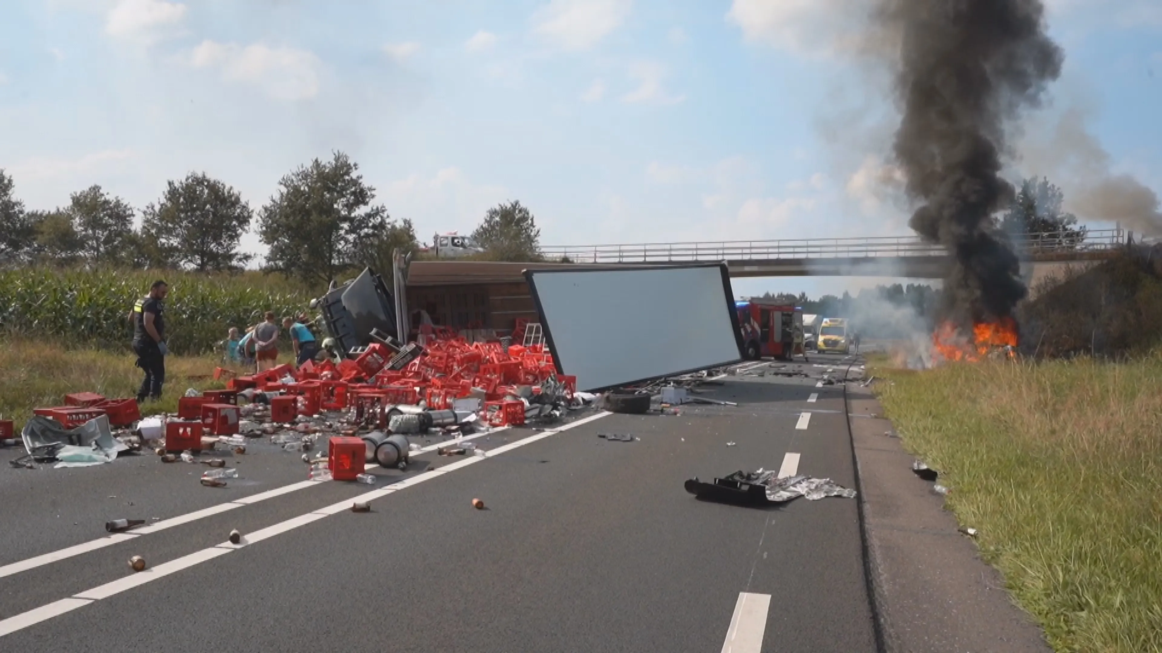 Twee inzittenden auto overleden na botsing met vrachtwagen op N348