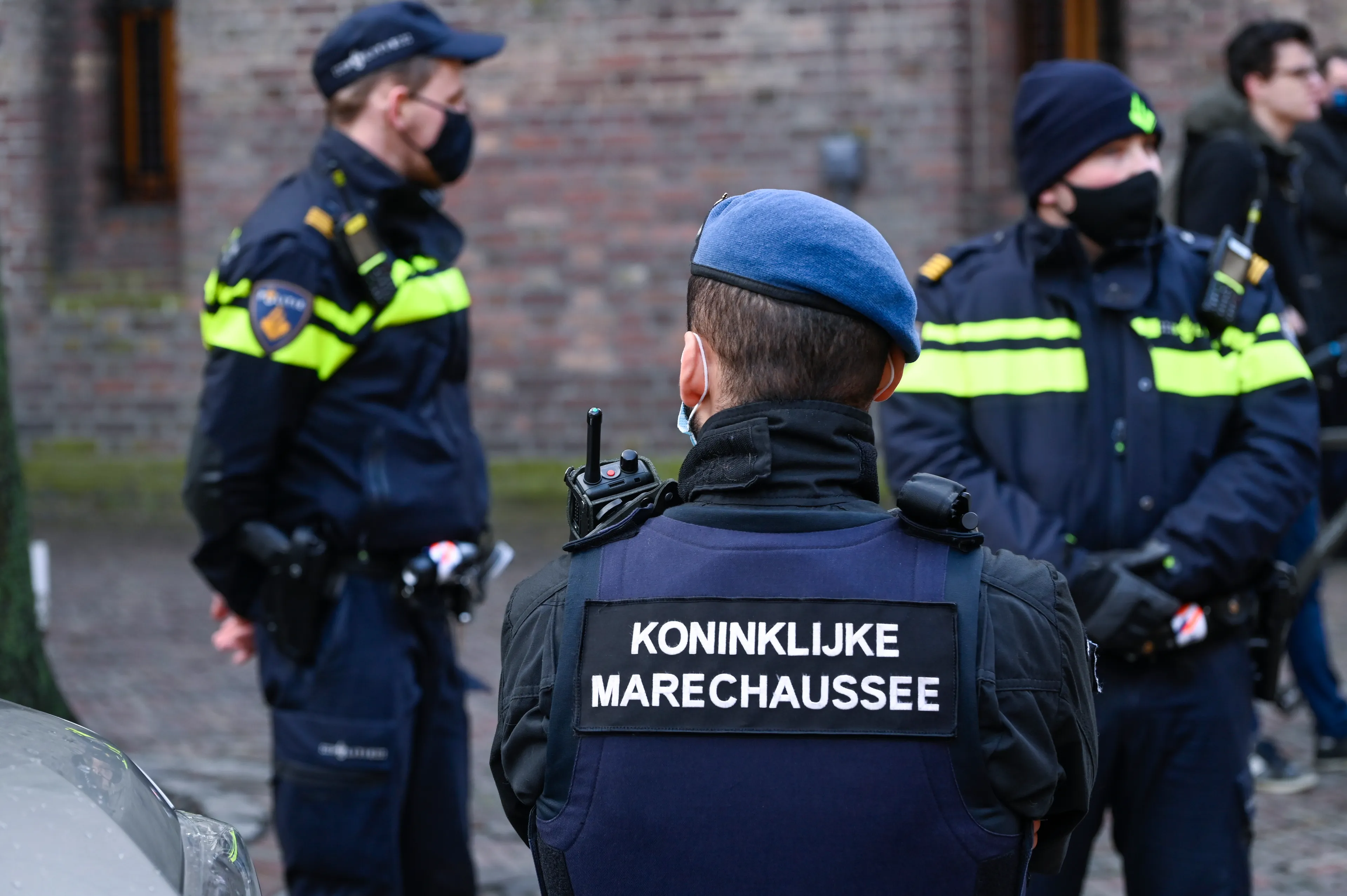 Passen die toegang geven tot defensieterreinen verhandeld via Telegram