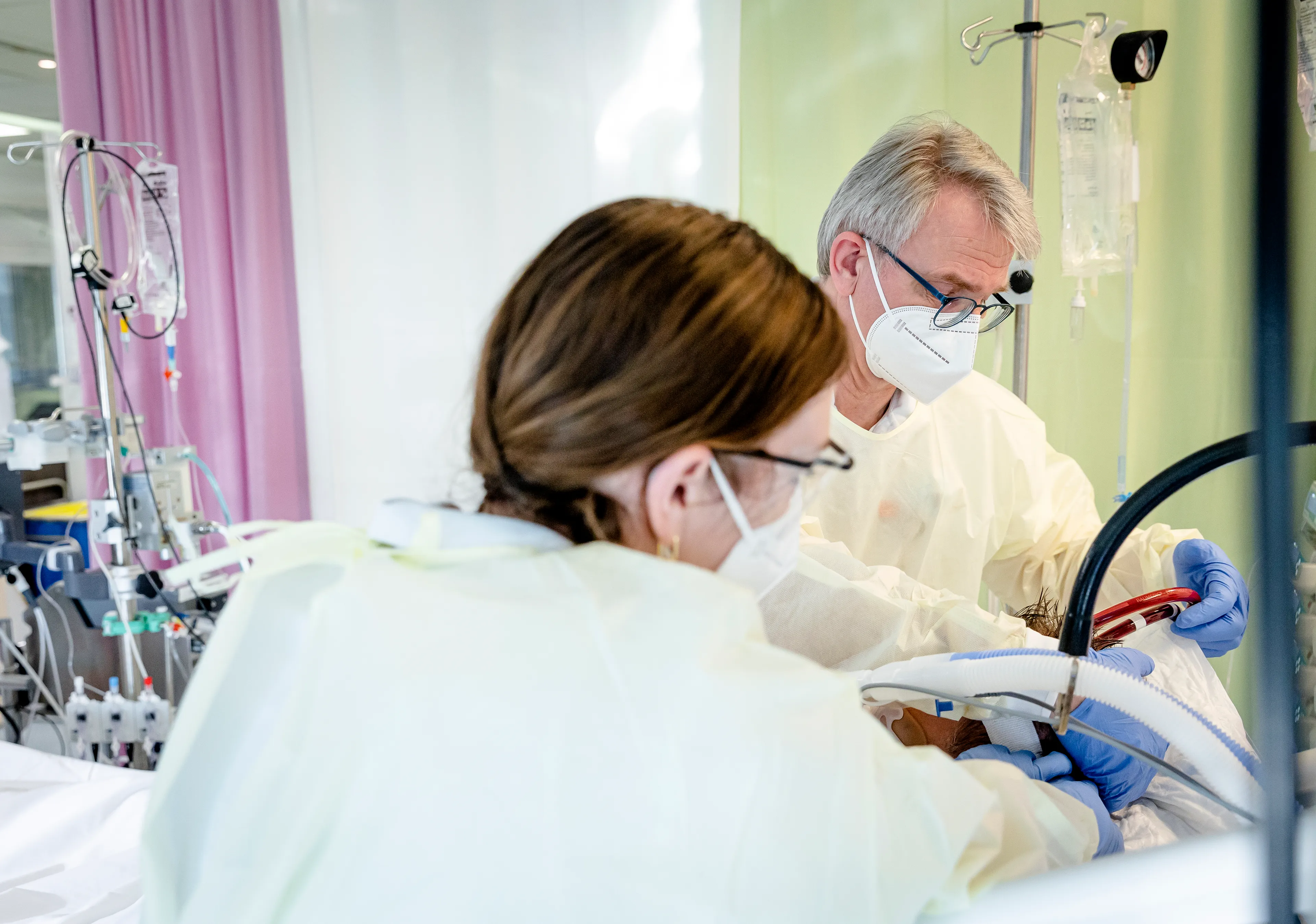 Situatie ziekenhuizen in paar dagen sterk verslechterd, een op drie schrapt alle planbare zorg