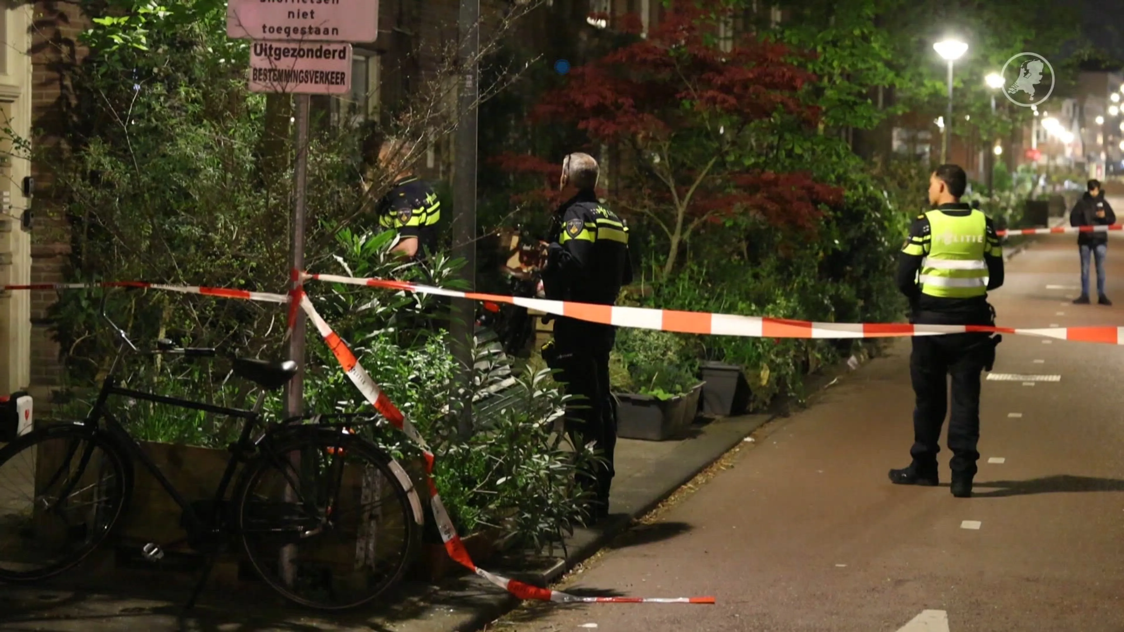 Vrouw neergestoken in Amsterdam, politie zoekt getuigen