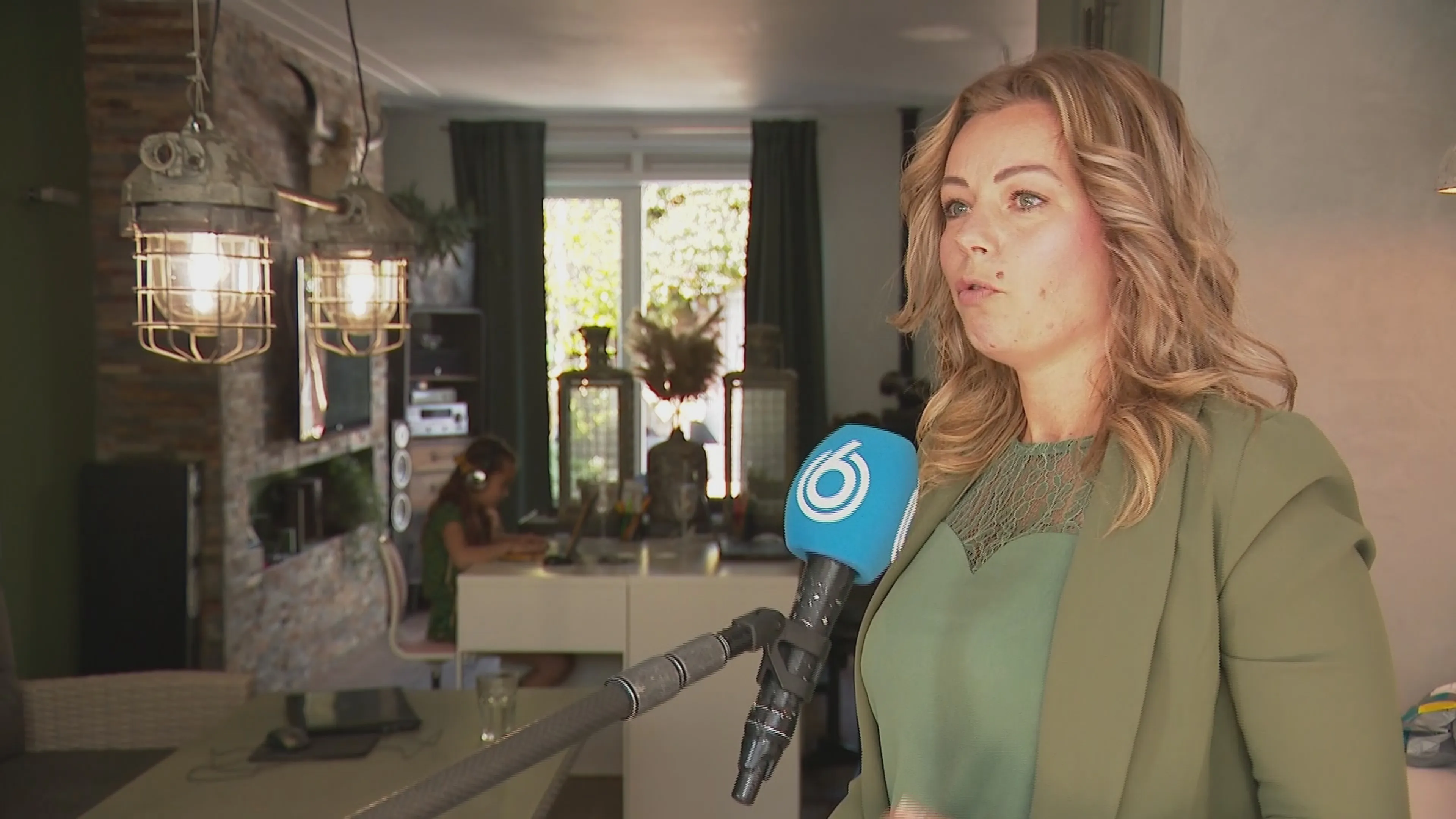 Bezorgde moeder Cindy: 'Ik houd mijn kinderen ook na 11 mei thuis'