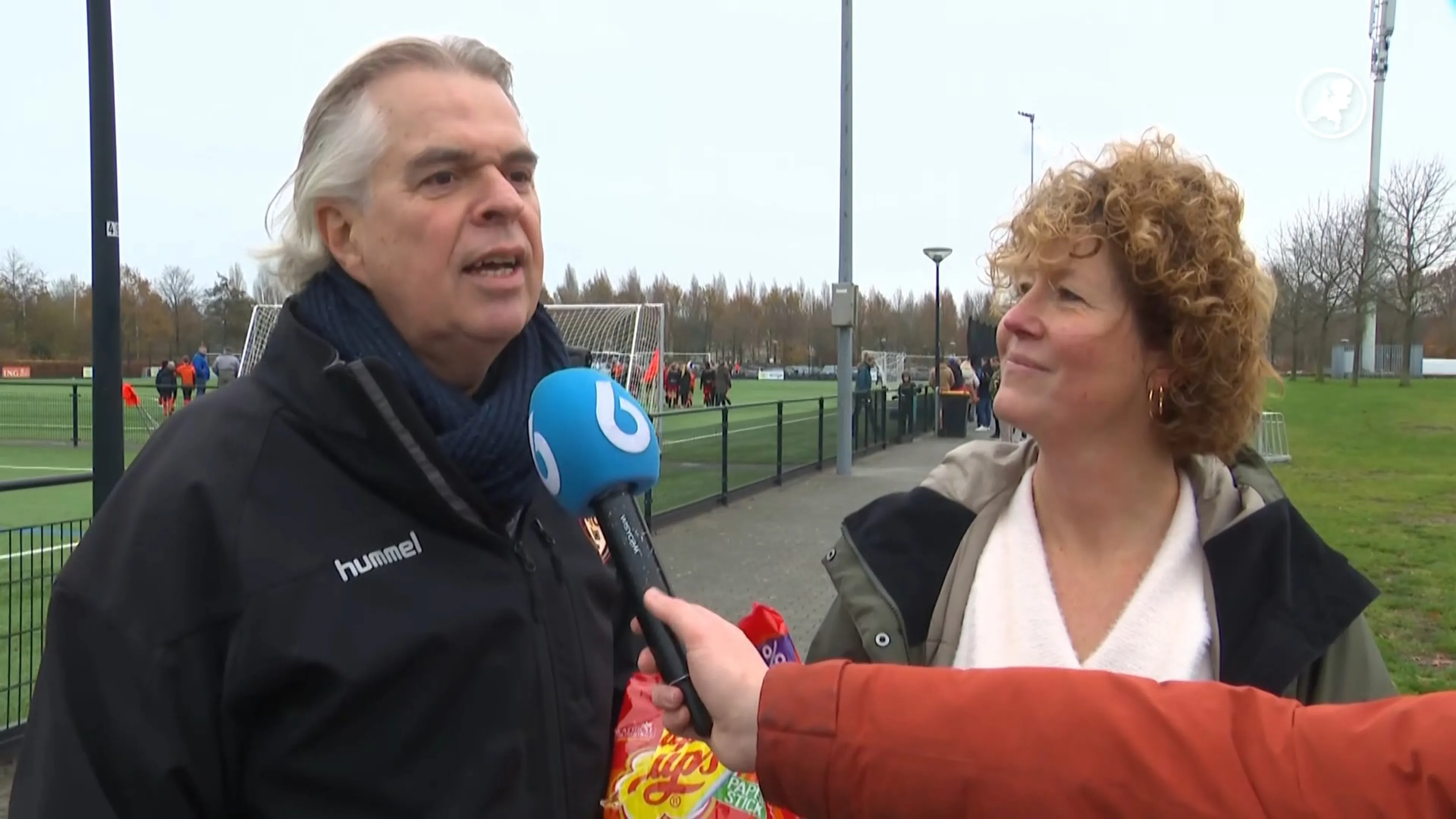Utrechtse voetbalclub deelt lolly's uit aan schreeuwende ouders langs de lijn