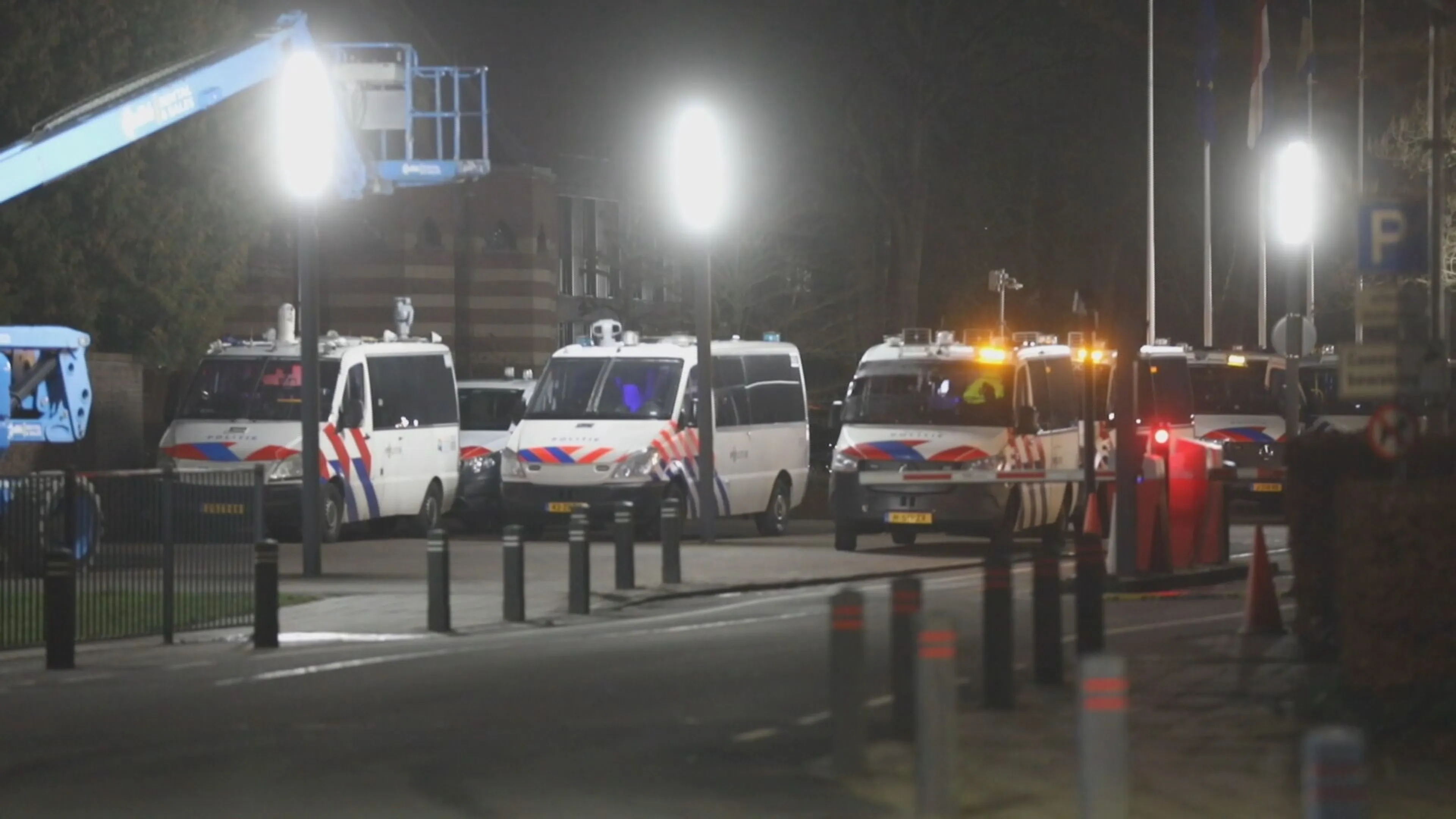 Noodbevel in Apeldoorn: mensen roepen op tot bevrijdingsactie gearresteerde boeren