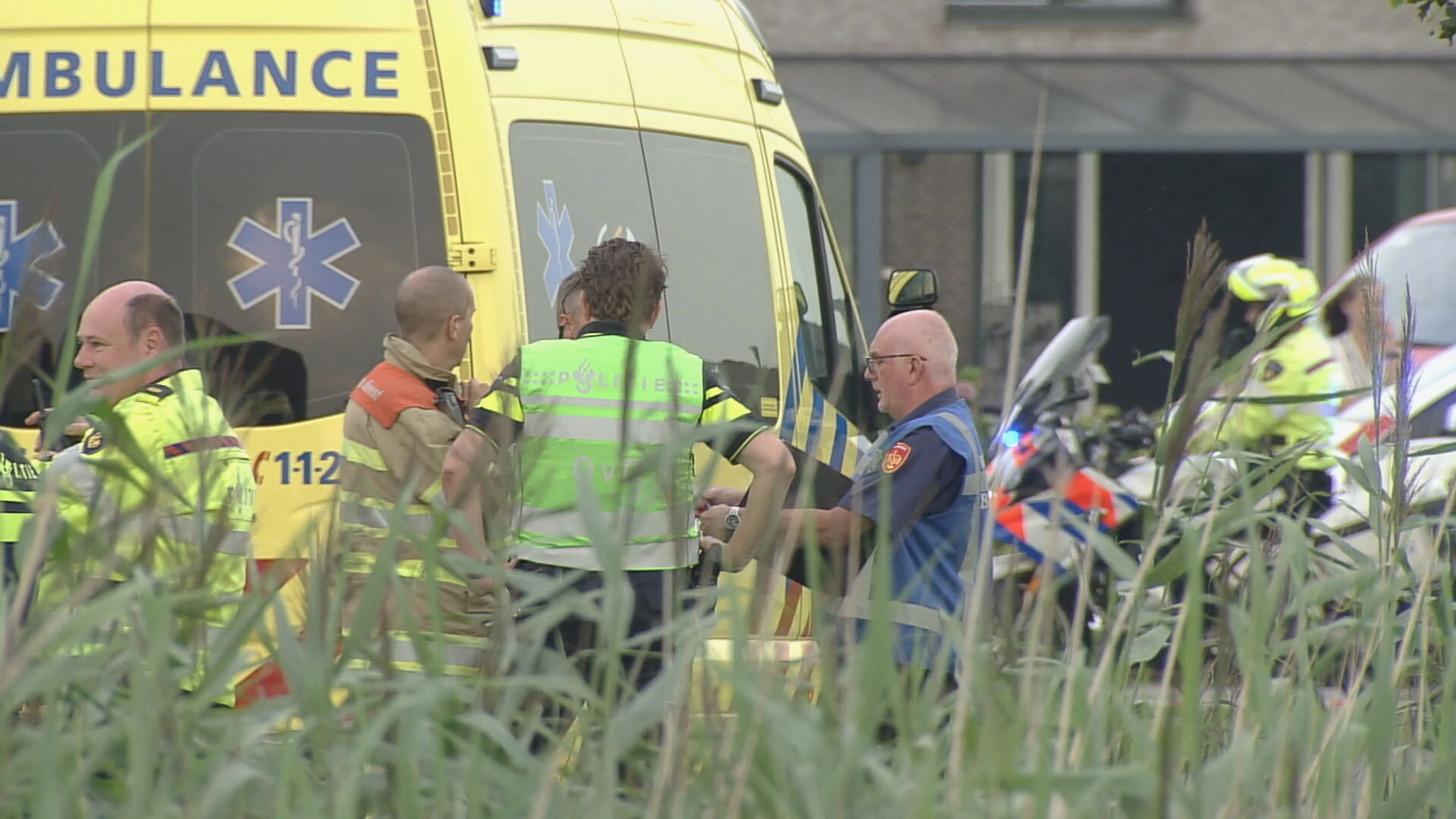 Meisje dat onder vlot terechtkwam in Almere ontwaakt uit coma
