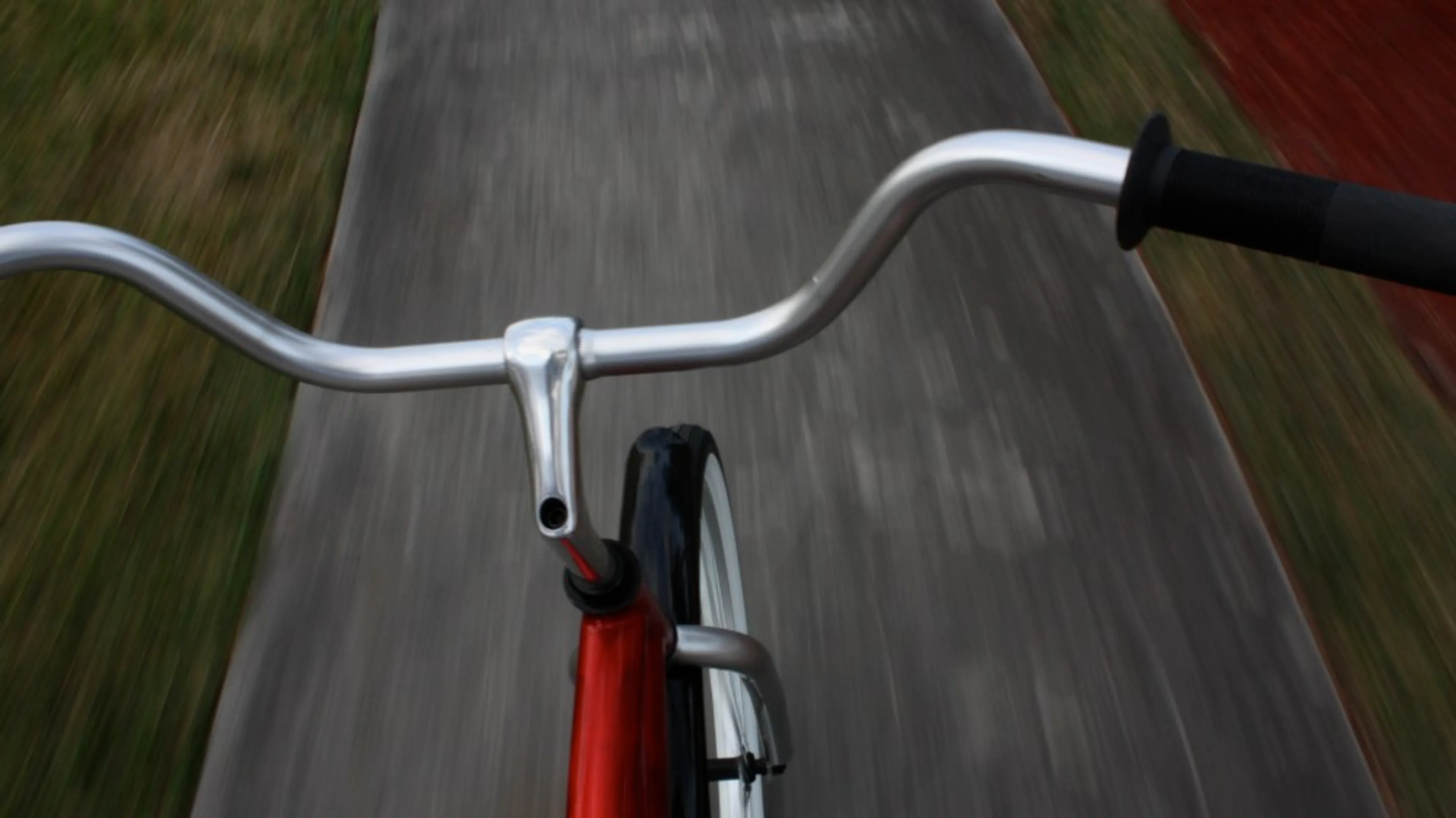 Onderweg naar eerste schooldag krijgt Marit (12) trappen en doodsbedreigingen na spontane begroeting