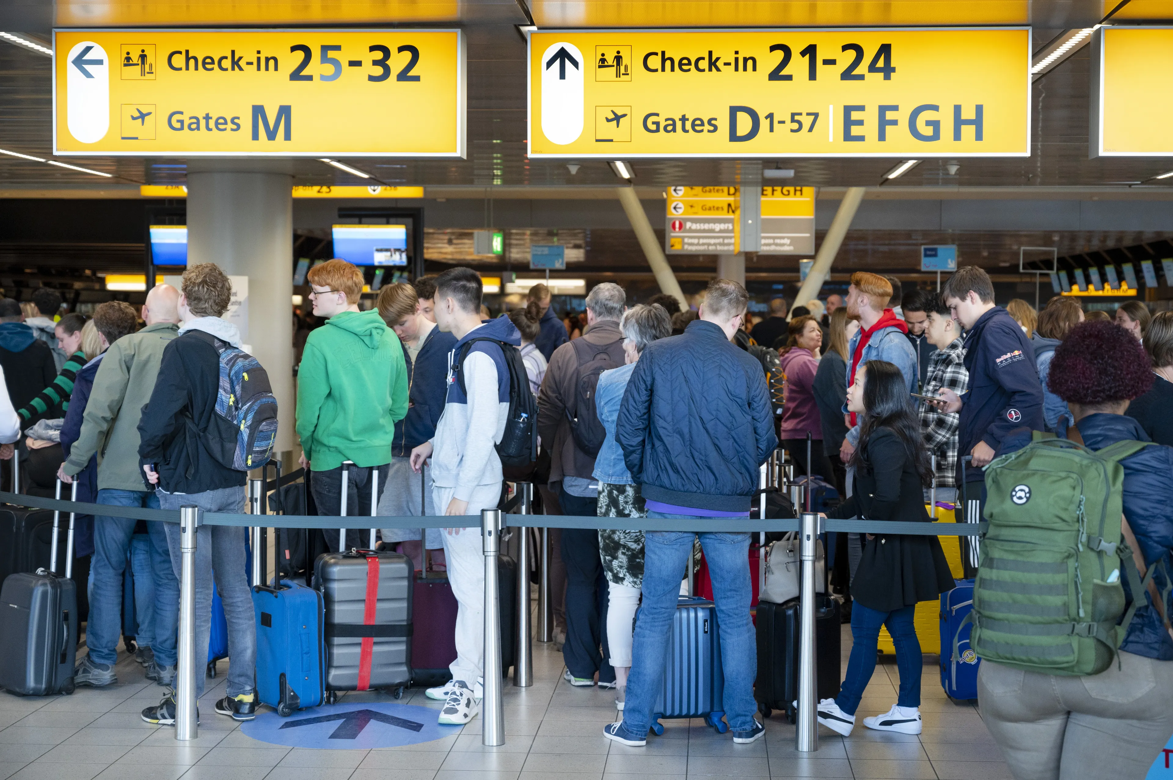 Nog altijd erg druk op Schiphol, maar 'mensen willen meewerken'