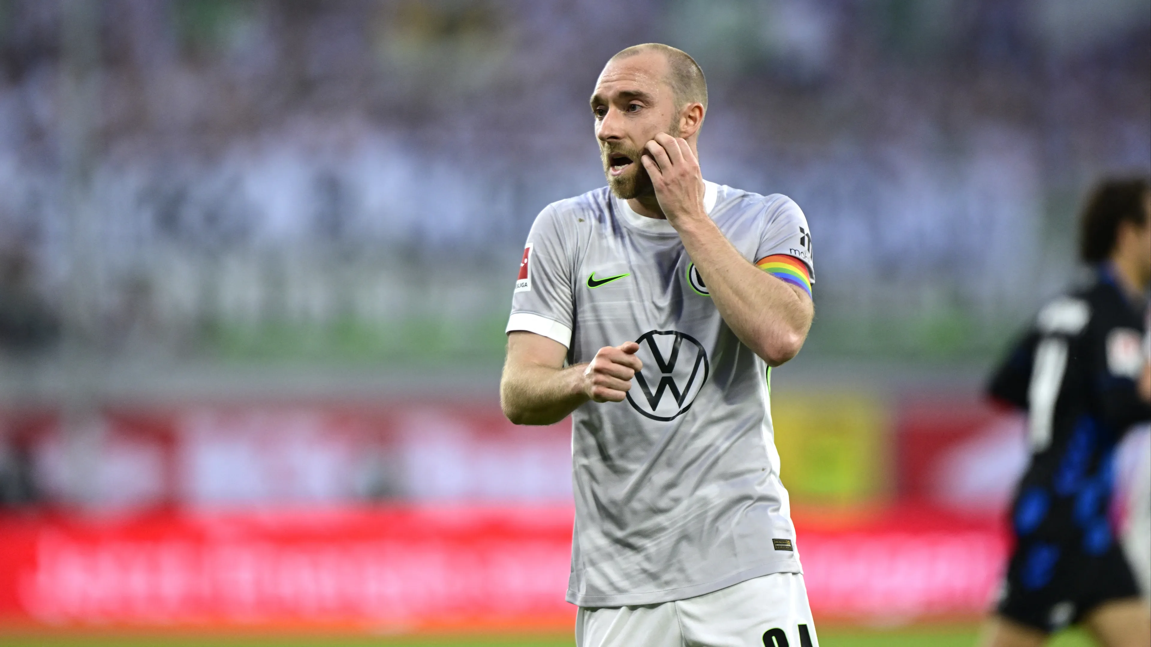 Christian Eriksen zakt opnieuw in elkaar op veld, 5 jaar na hartstilstand