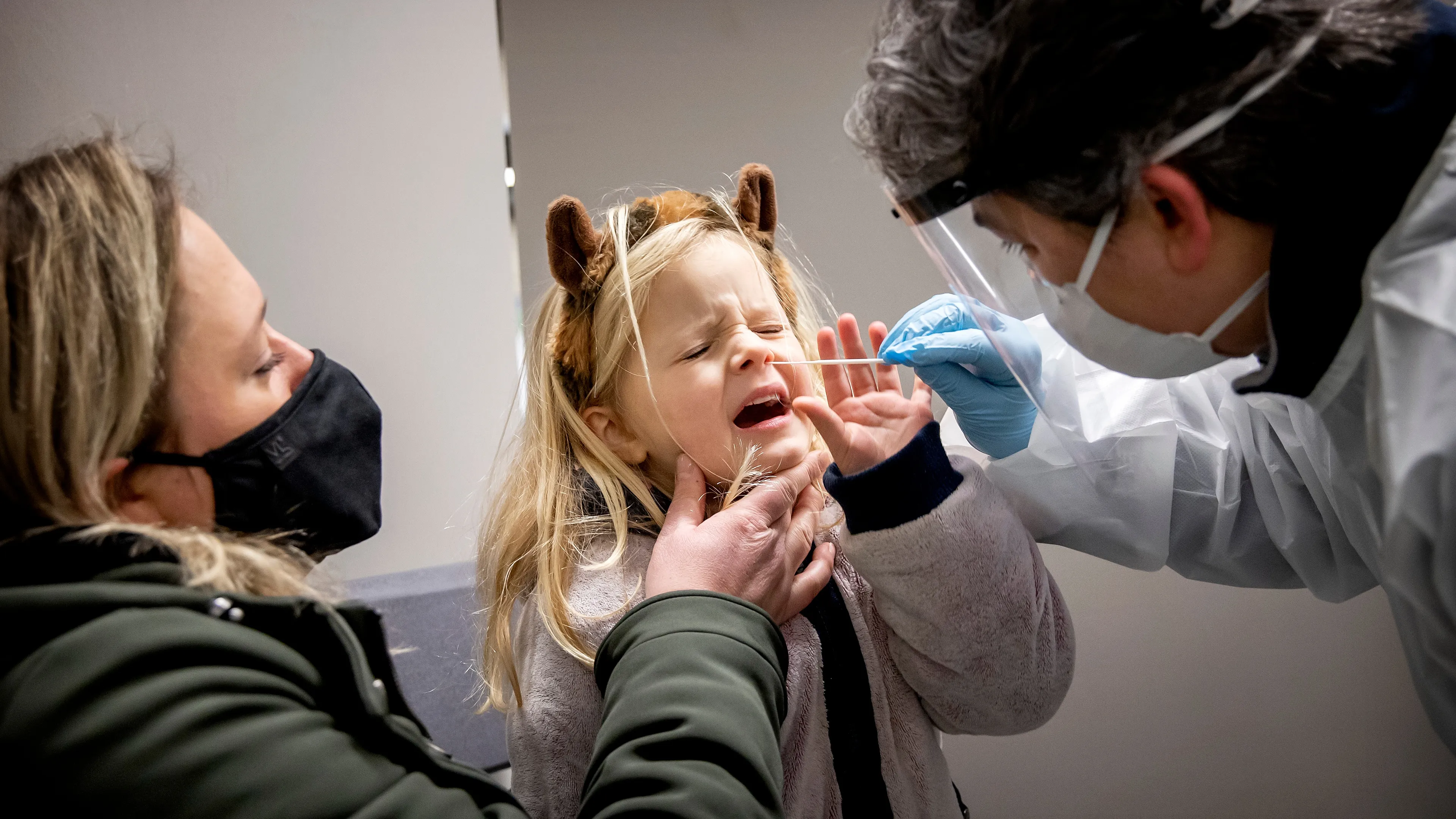 Forse stijging binnen één dag: meer dan 7.400 nieuwe besmettingen gemeld