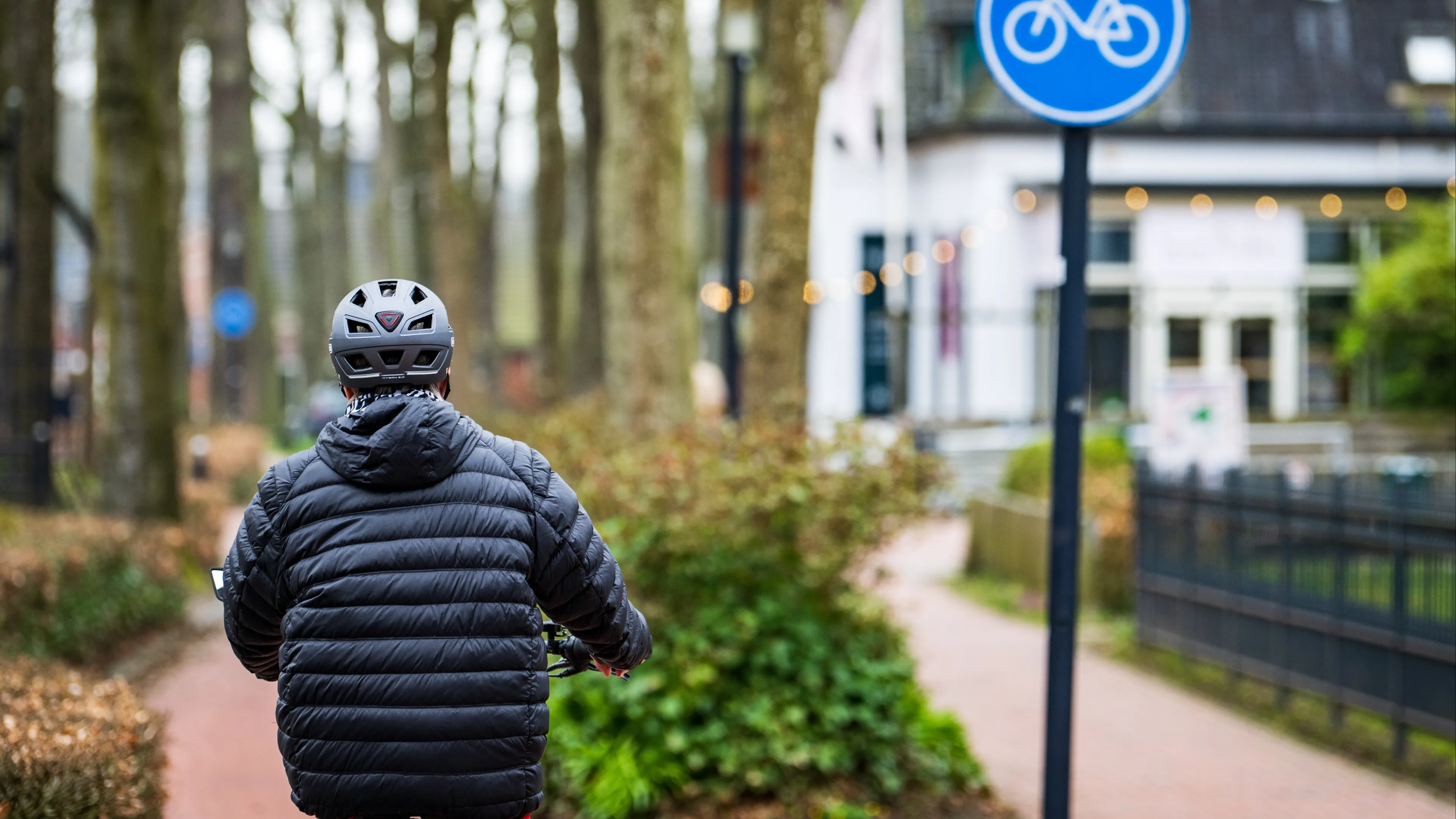 Fors meer verkeersdoden, vooral fietsers: landelijke oproep om helm te dragen