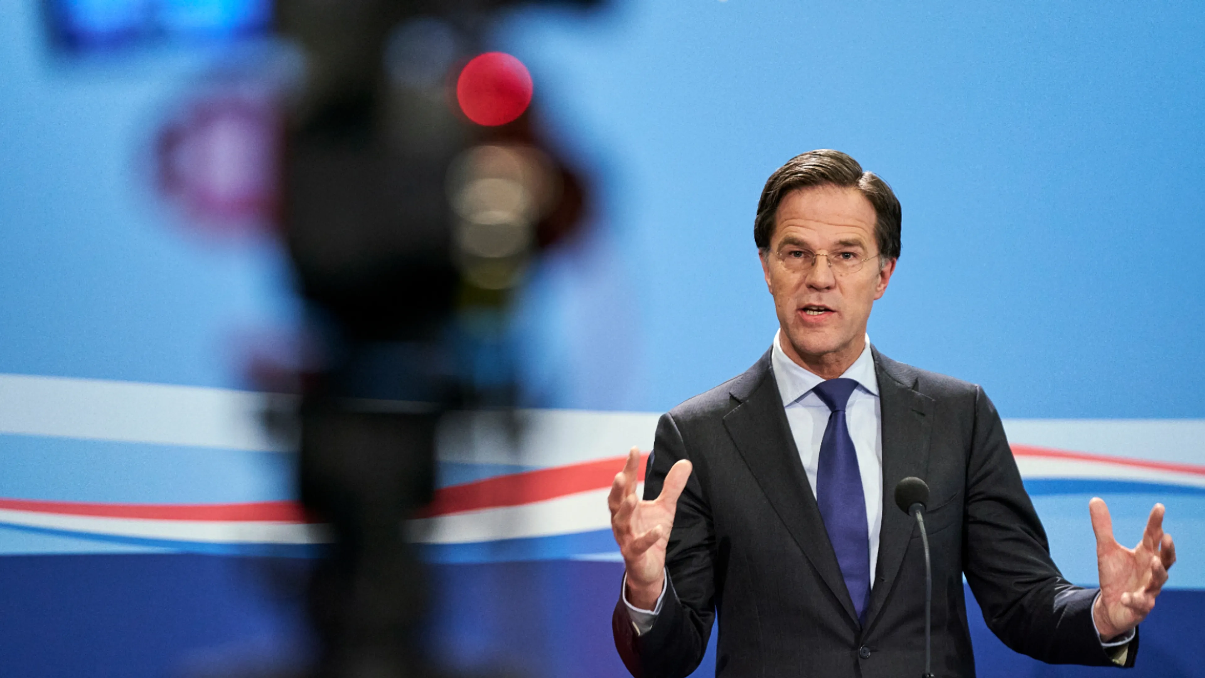 Premier Rutte geeft wekelijkse persconferentie