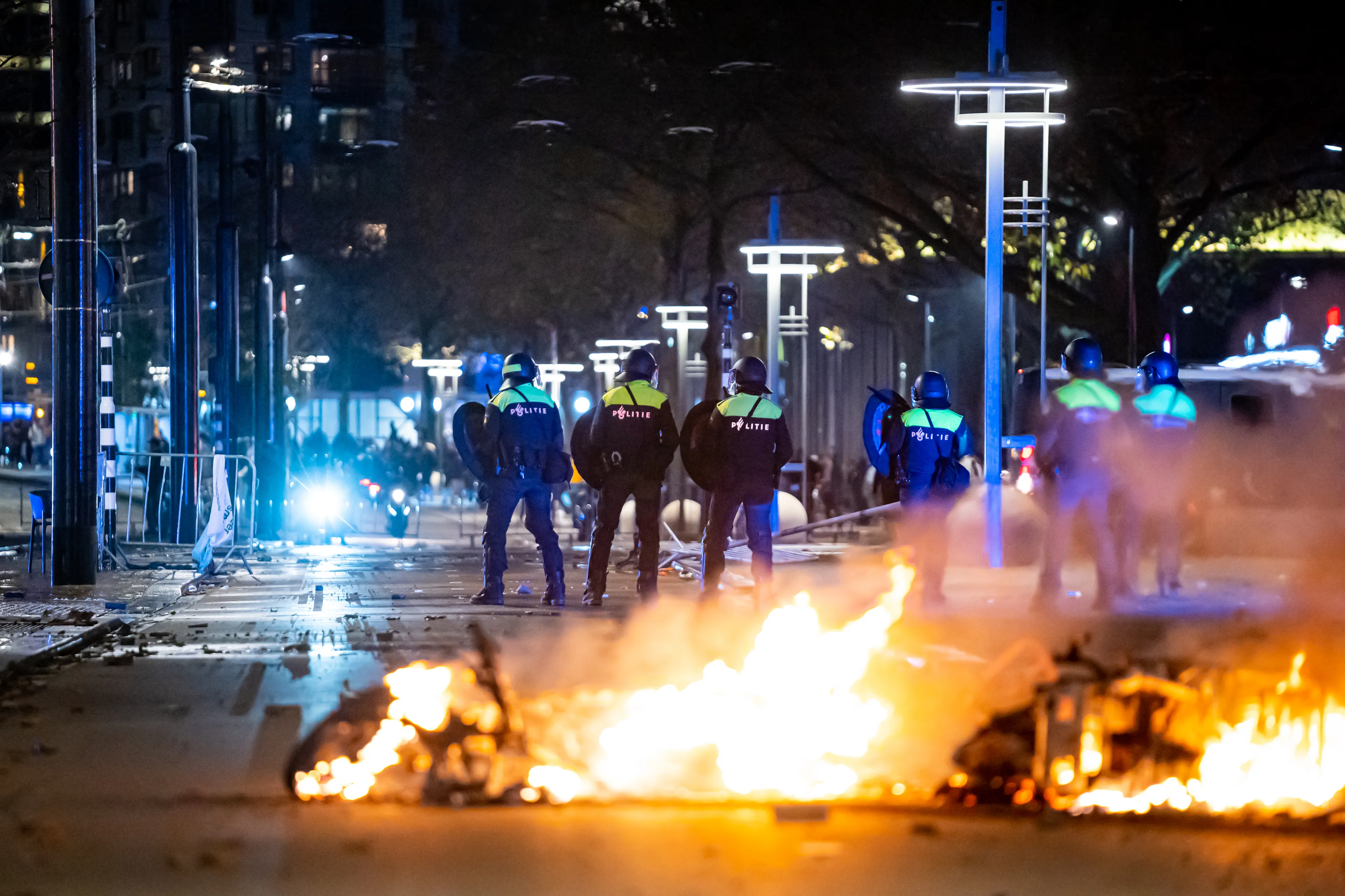 Opnieuw relschopper Coolsingel opgepakt, veertien nieuwe tips binnengekomen