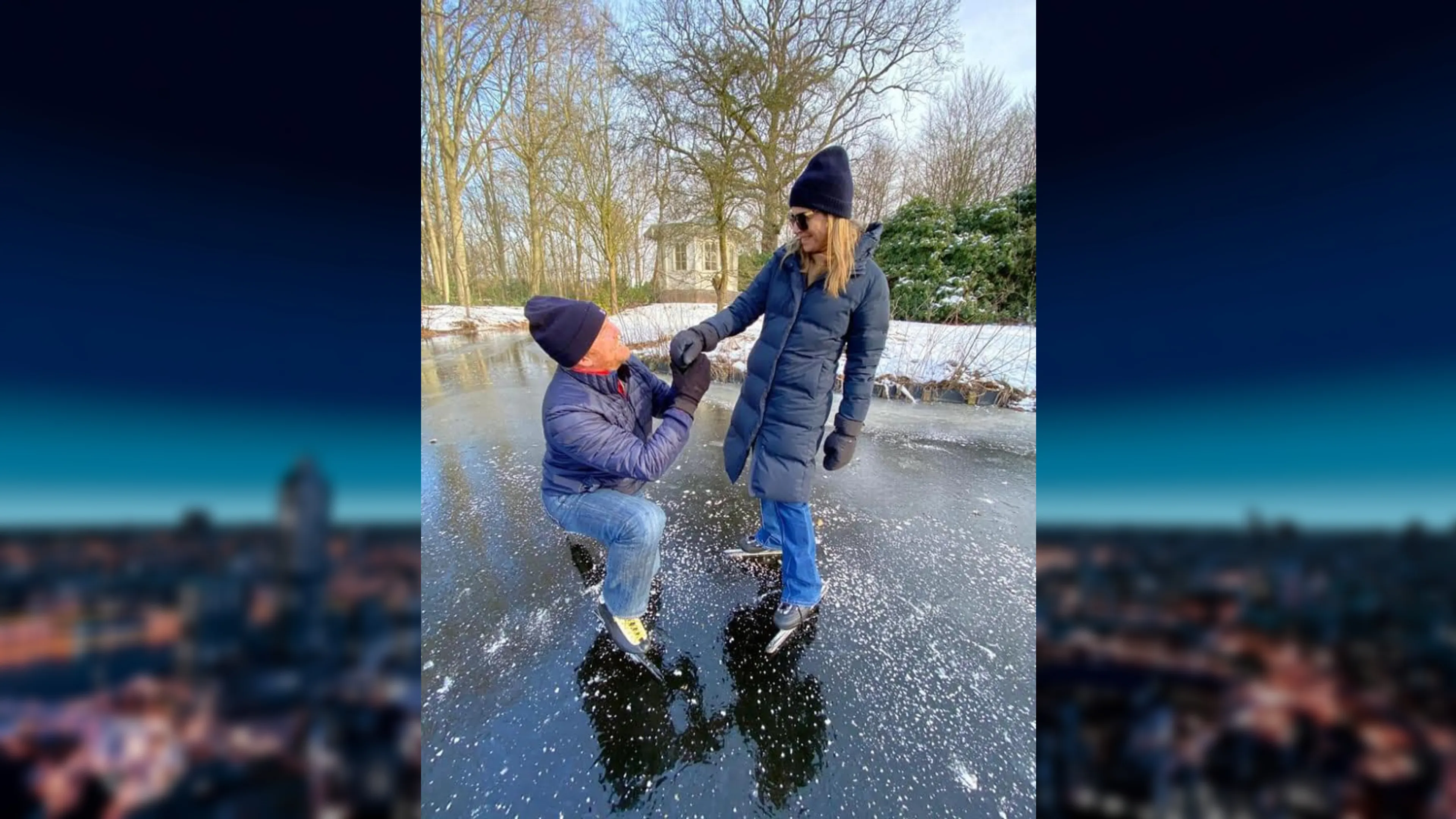 Oude tijden herleven: koning Willem-Alexander gaat weer op z'n knieën op het ijs