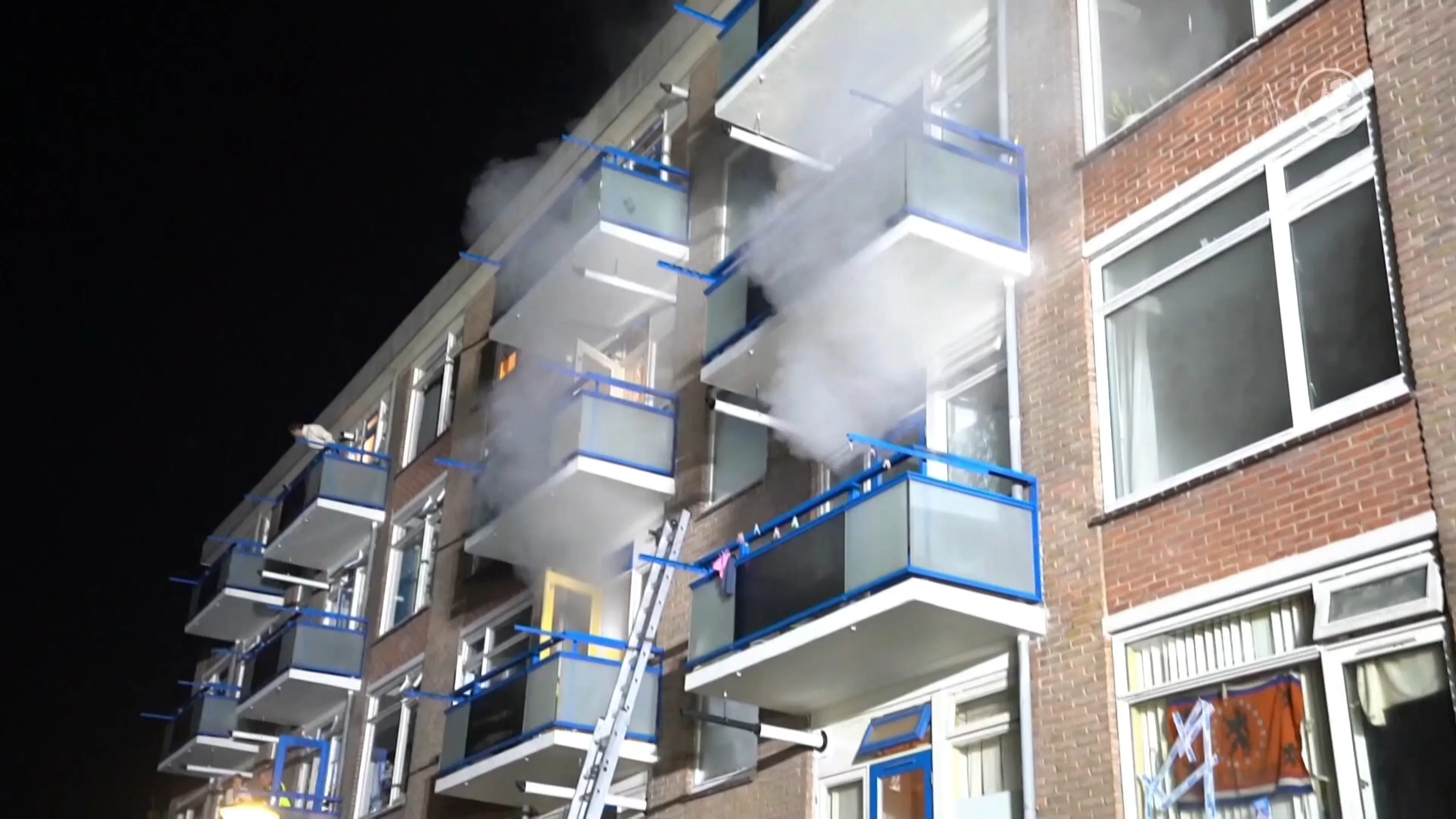 Bewoners van balkons gered bij flatbrand Zutphen