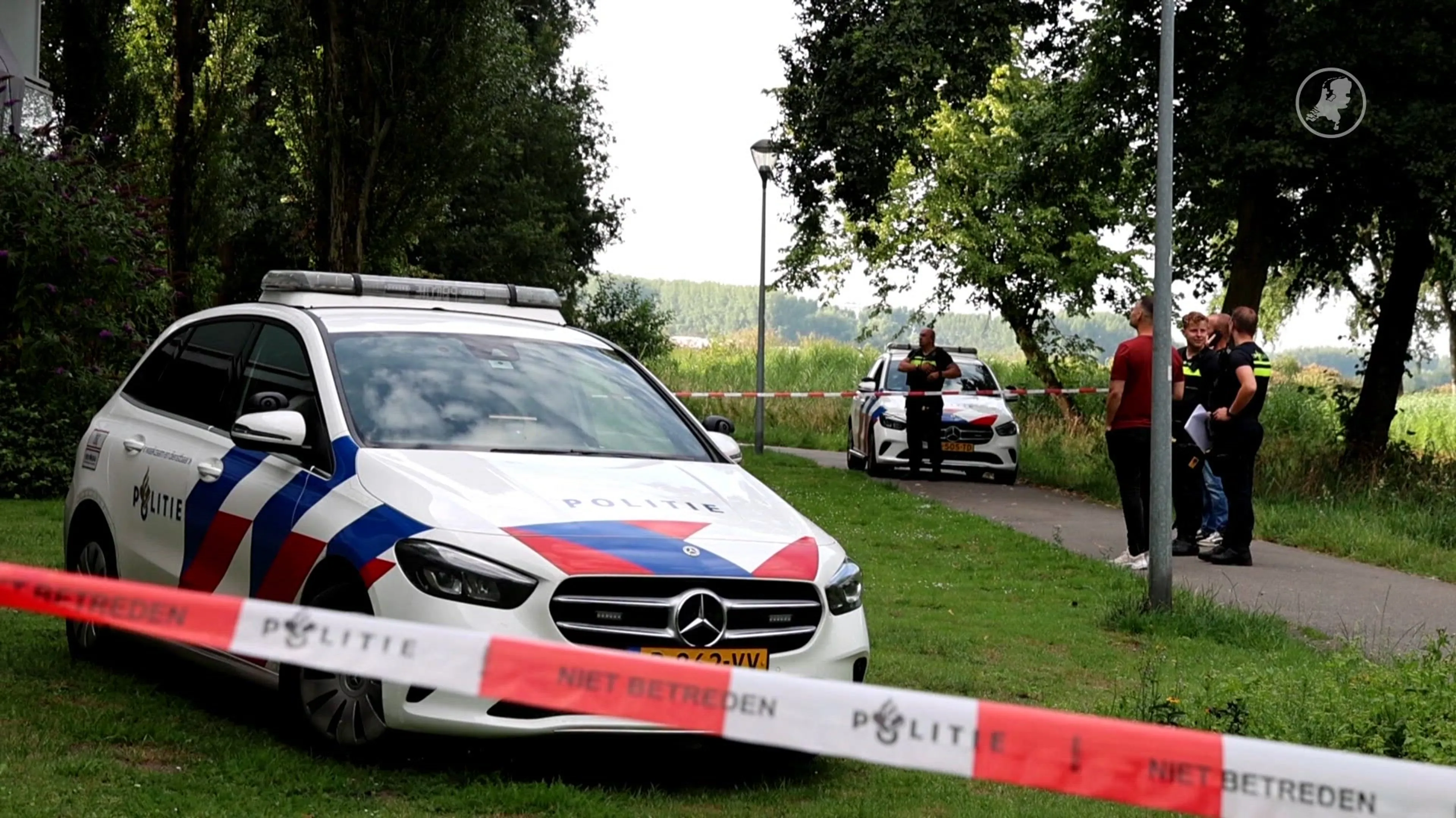 Persoon valt van flat in Haarlem, politie doet onderzoek