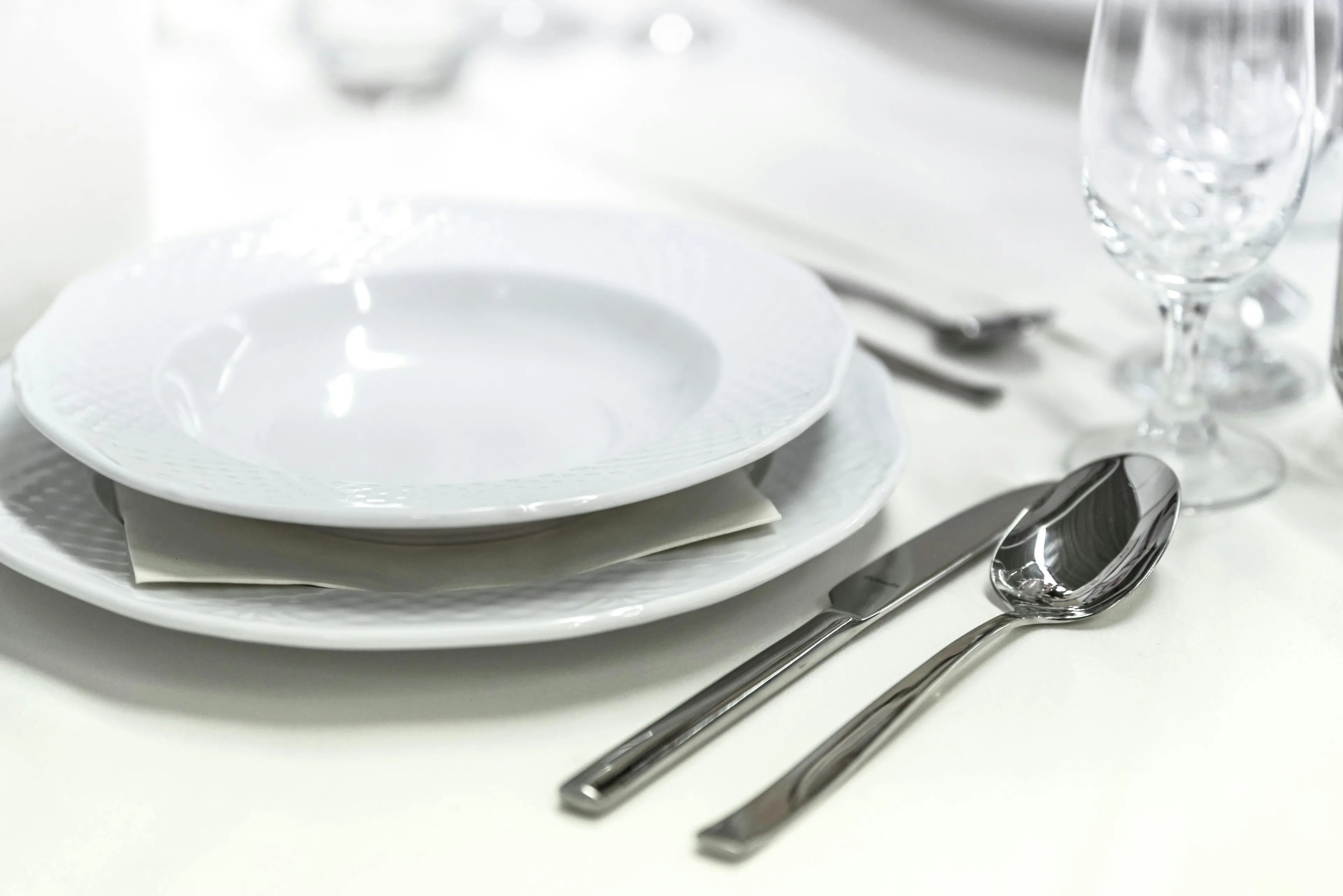 Eetpiraten vergeten te betalen én nemen bestek mee bij restaurant in Geesteren