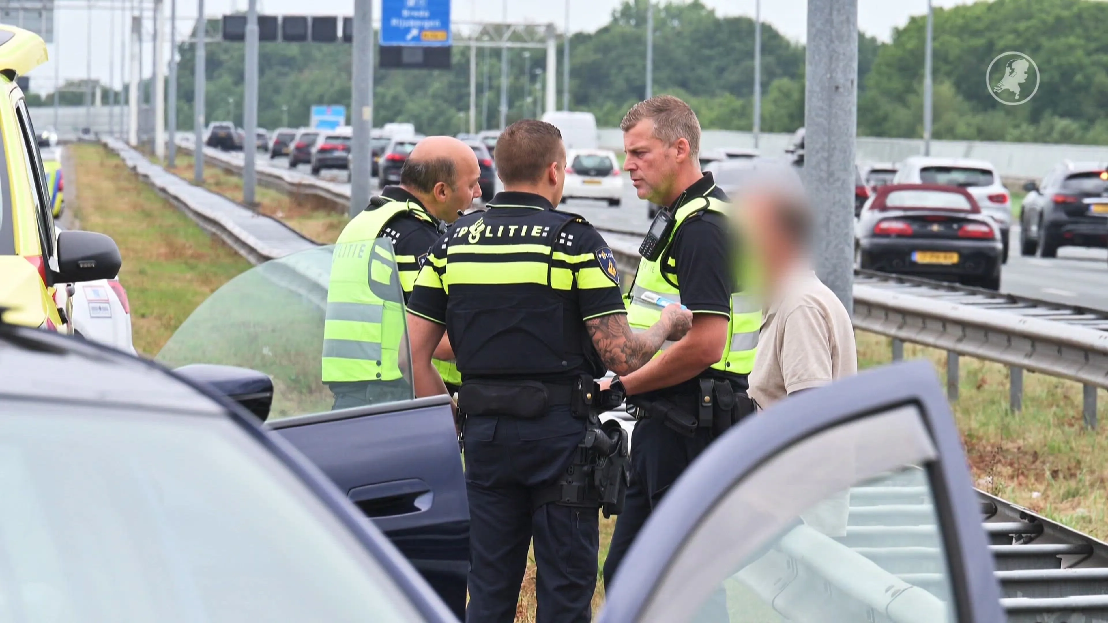 Vechtersbazen blokkeren A16: verkeersruzie loopt compleet uit de hand