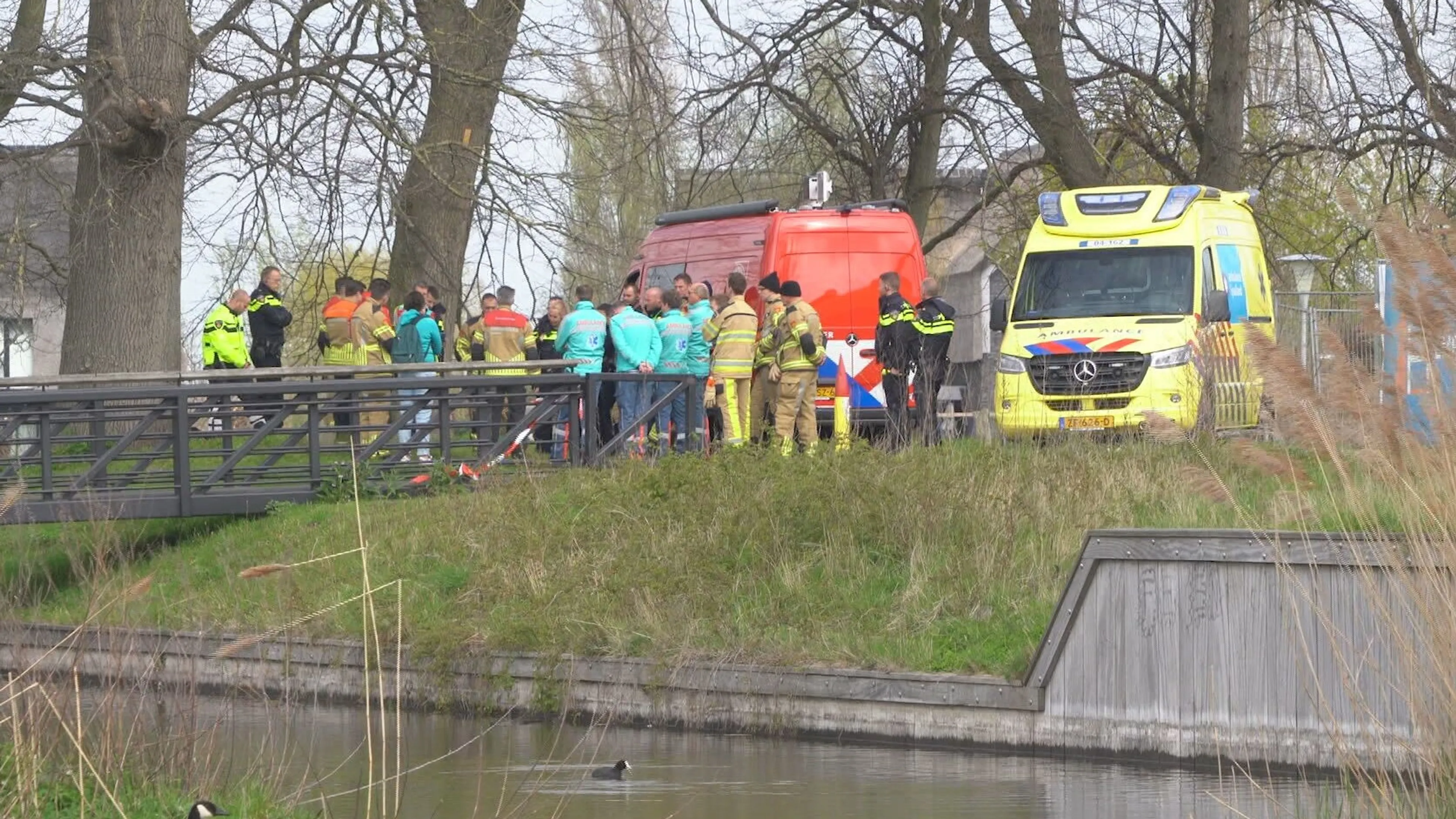 Drama bij kindcentrum: kindje valt in water, situatie zorgelijk