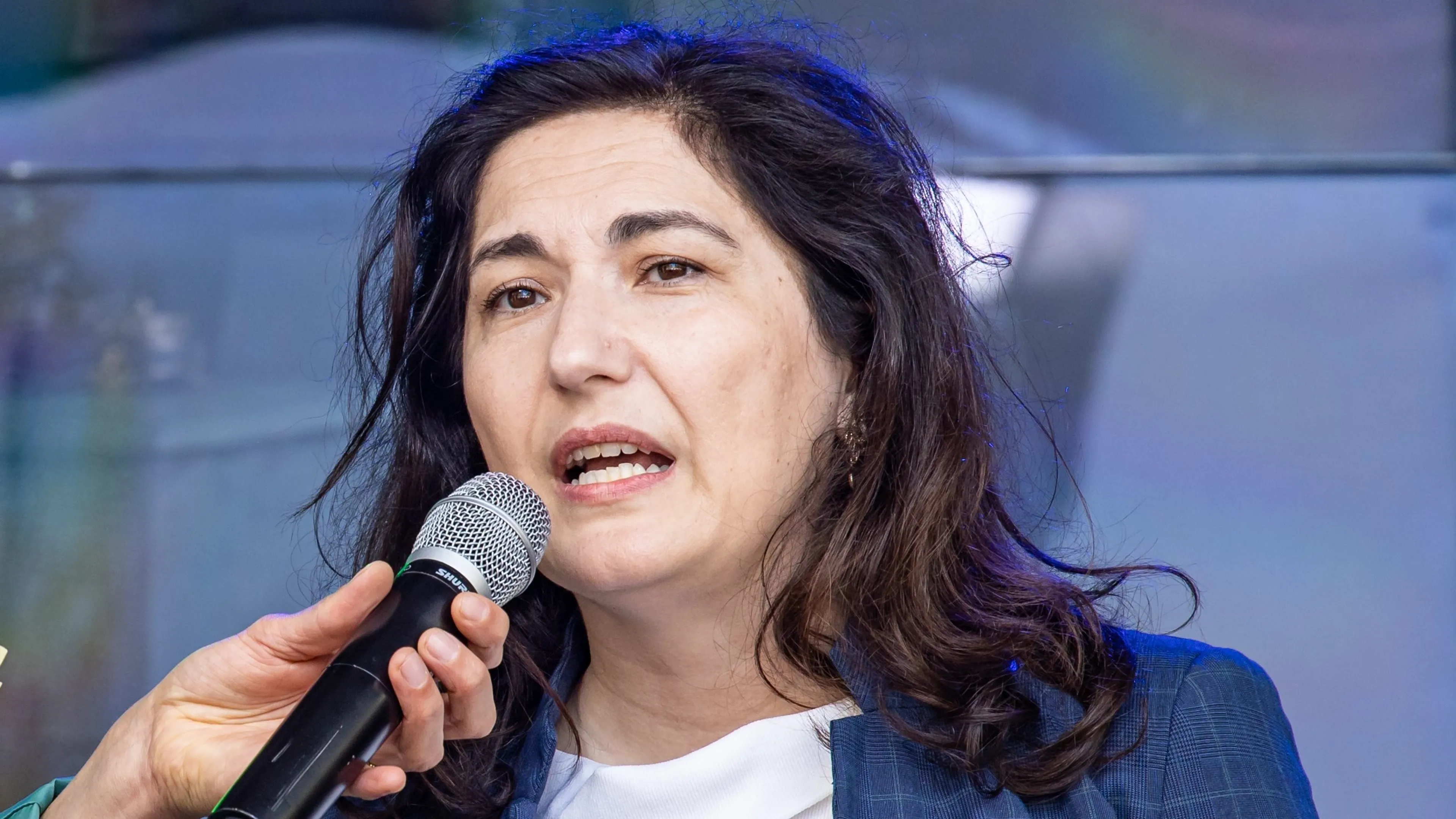Burgemeester in actie na geweld tegen vrouwen: 'Mail mij'