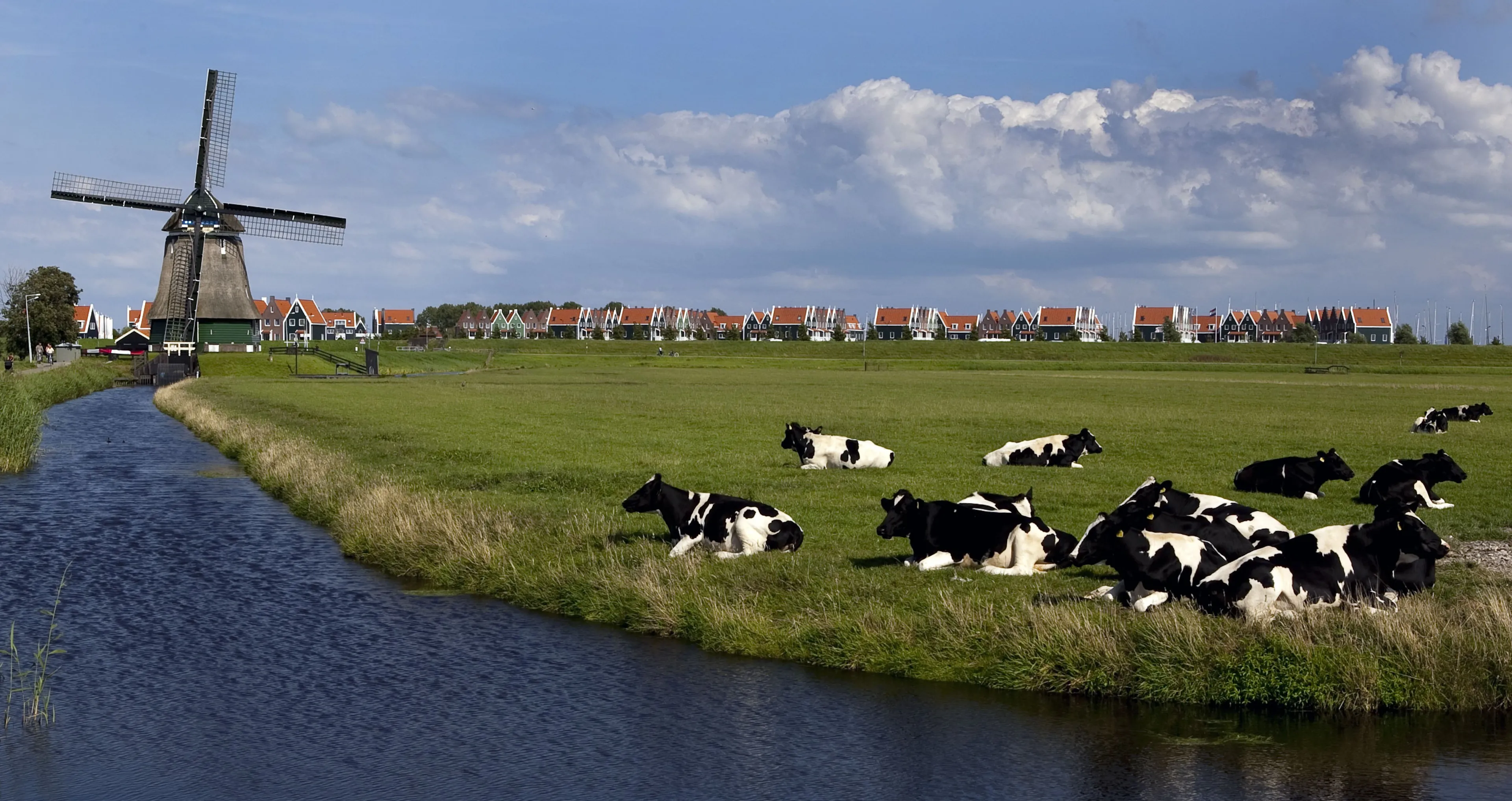 Hitte houdt nog dagen aan, daarna weer kans op buien