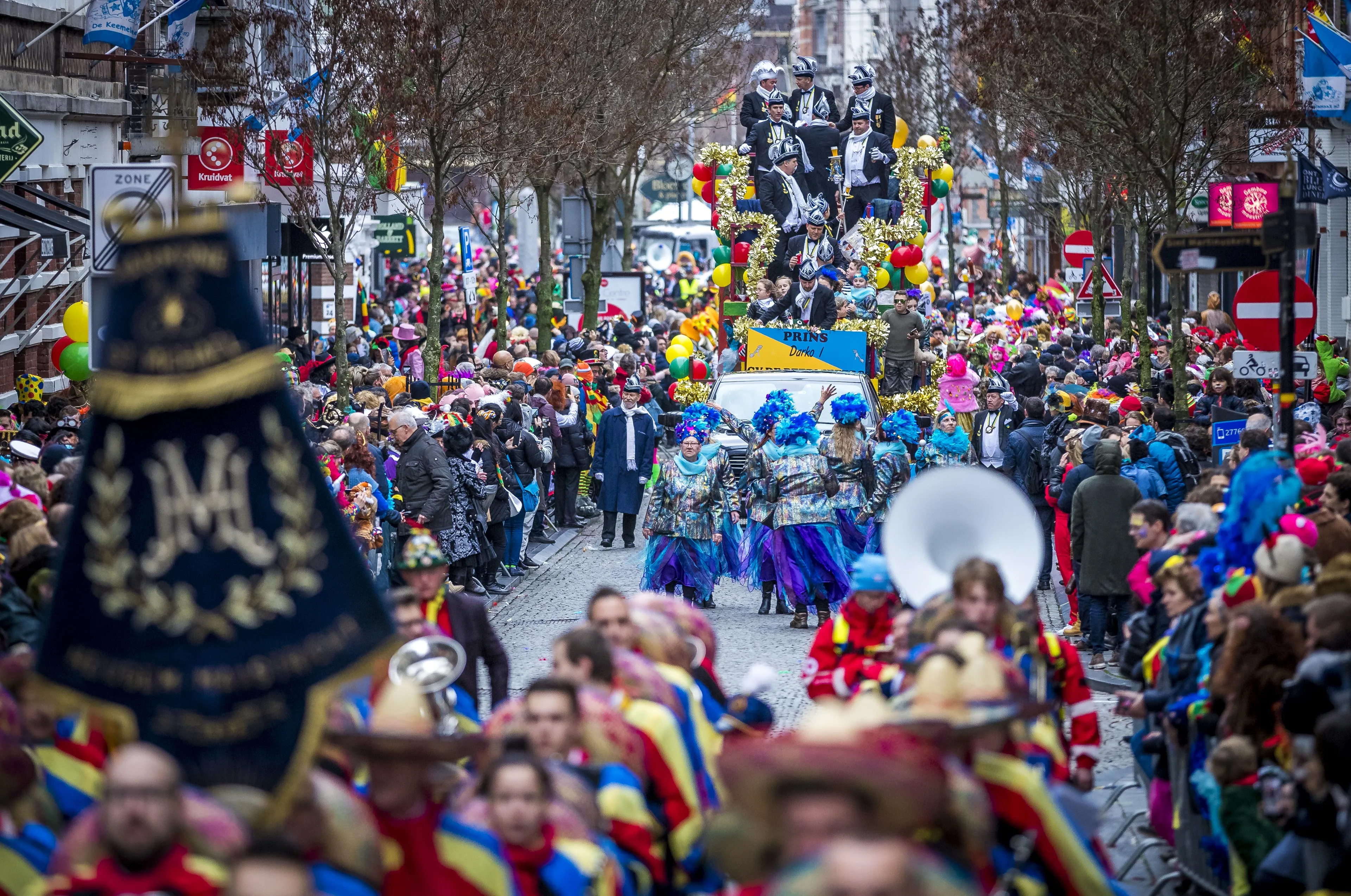 Kick Out Zwarte Piet gaat in zes Brabantse steden controleren op 'racistische outfits'