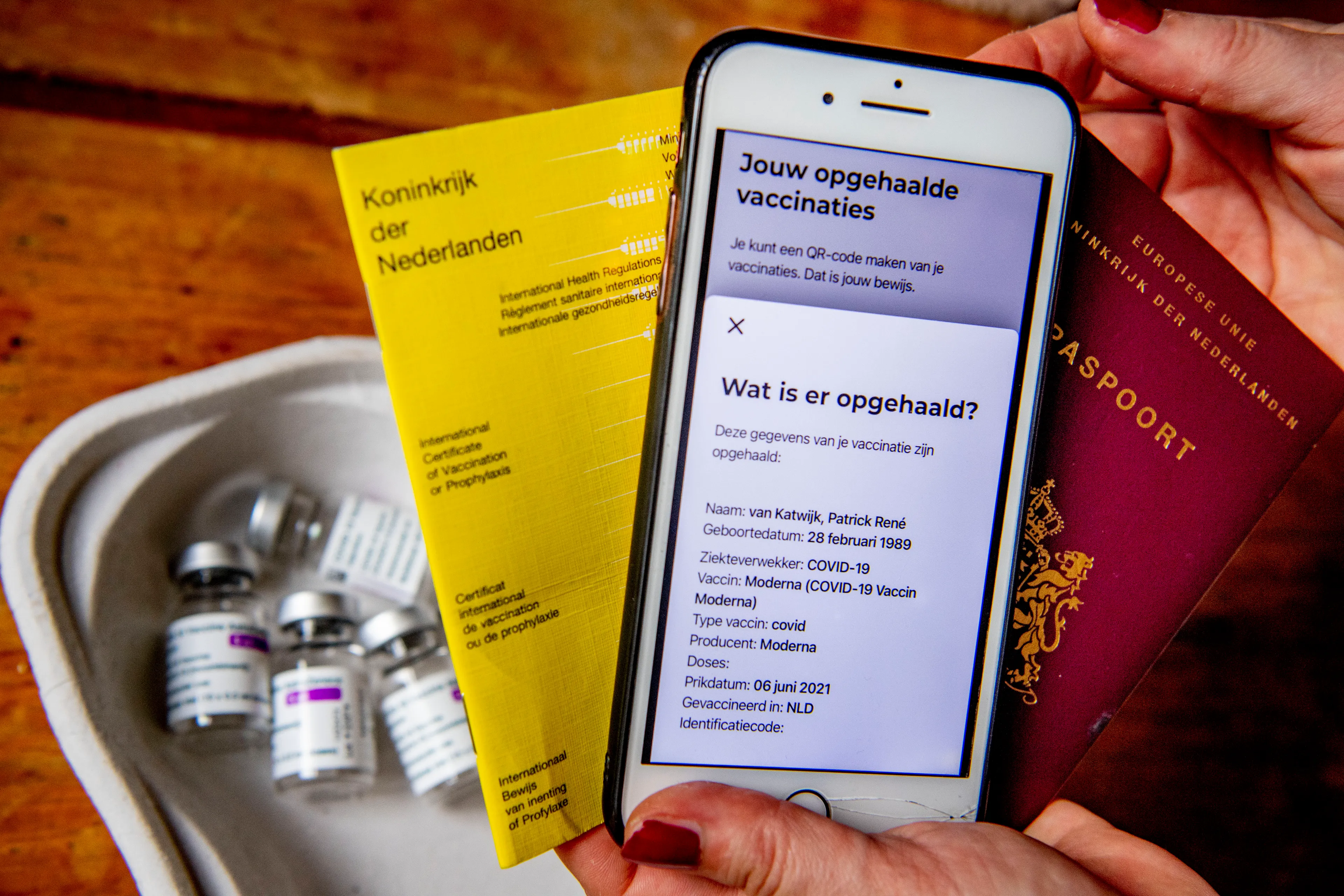 Mogelijk lek bij priklocaties: wel een vaccinatiebewijs op zak, maar nooit een prik gehad
